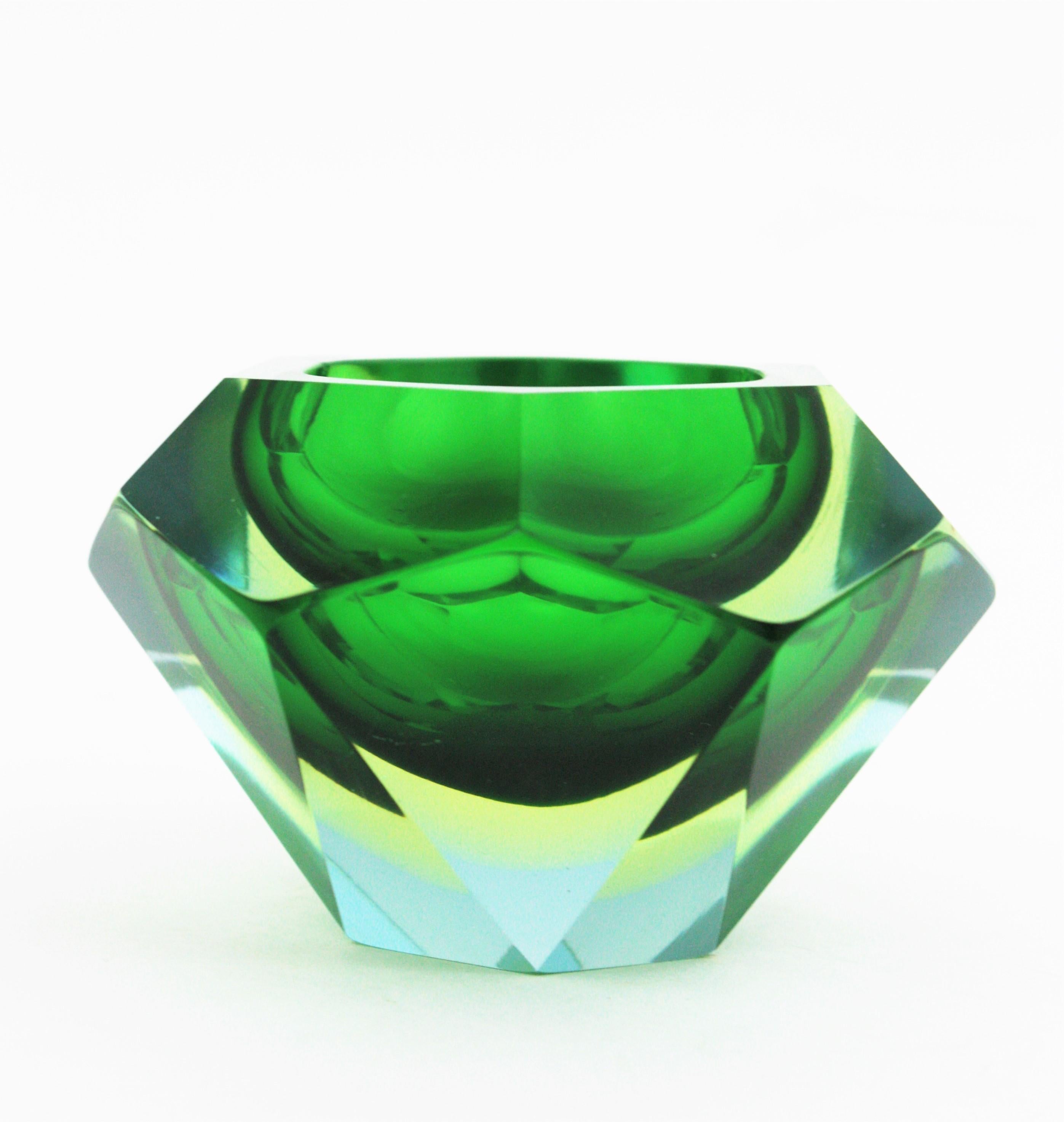 Flavio Poli Murano Green Yellow Sommerso Faceted Art Glass Bowl For Sale 4