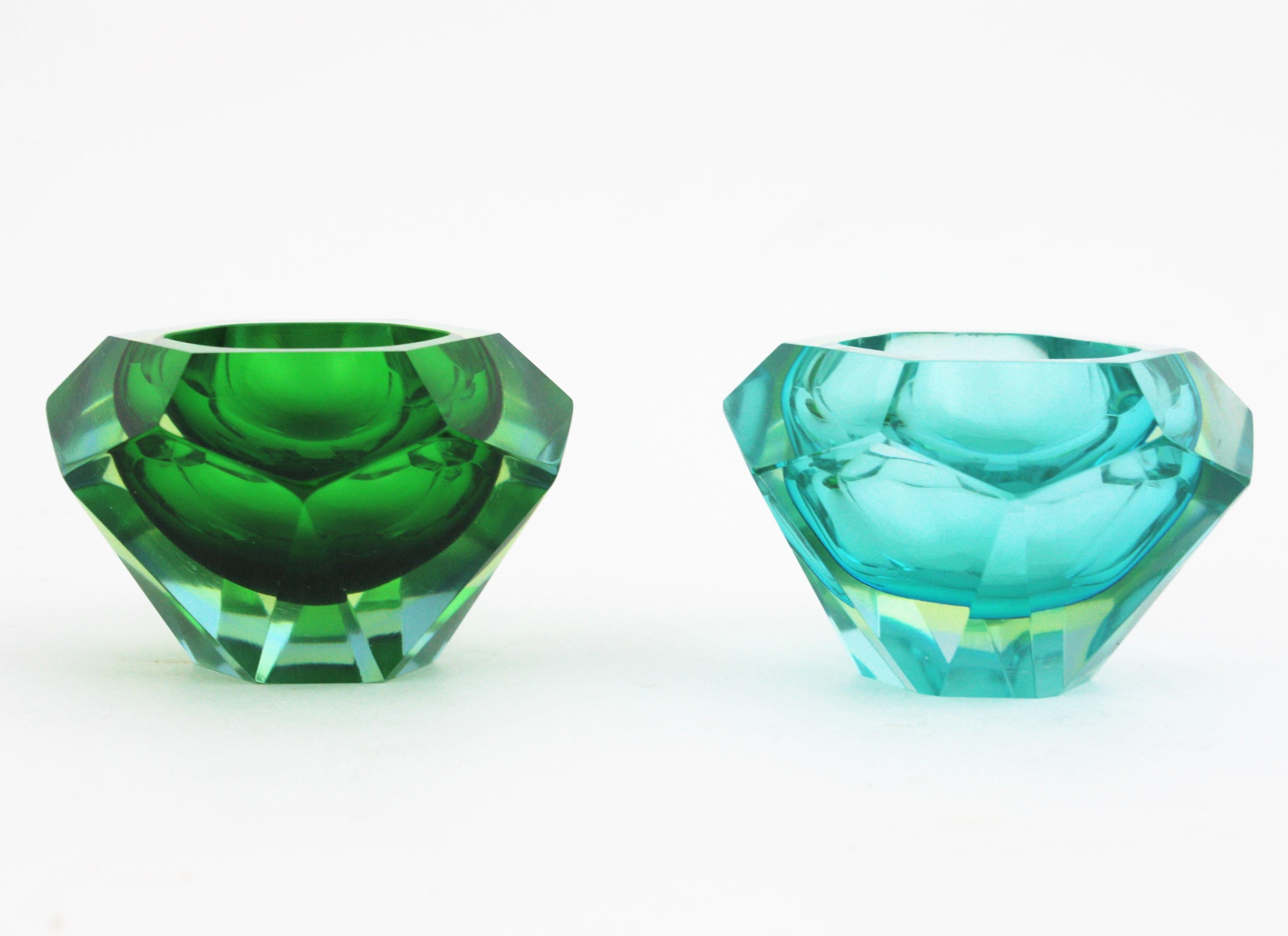 20ième siècle Flavio Poli Murano Green Yellow Sommerso Faceted Art Glass Bowl (bol en verre d'art à facettes) en vente