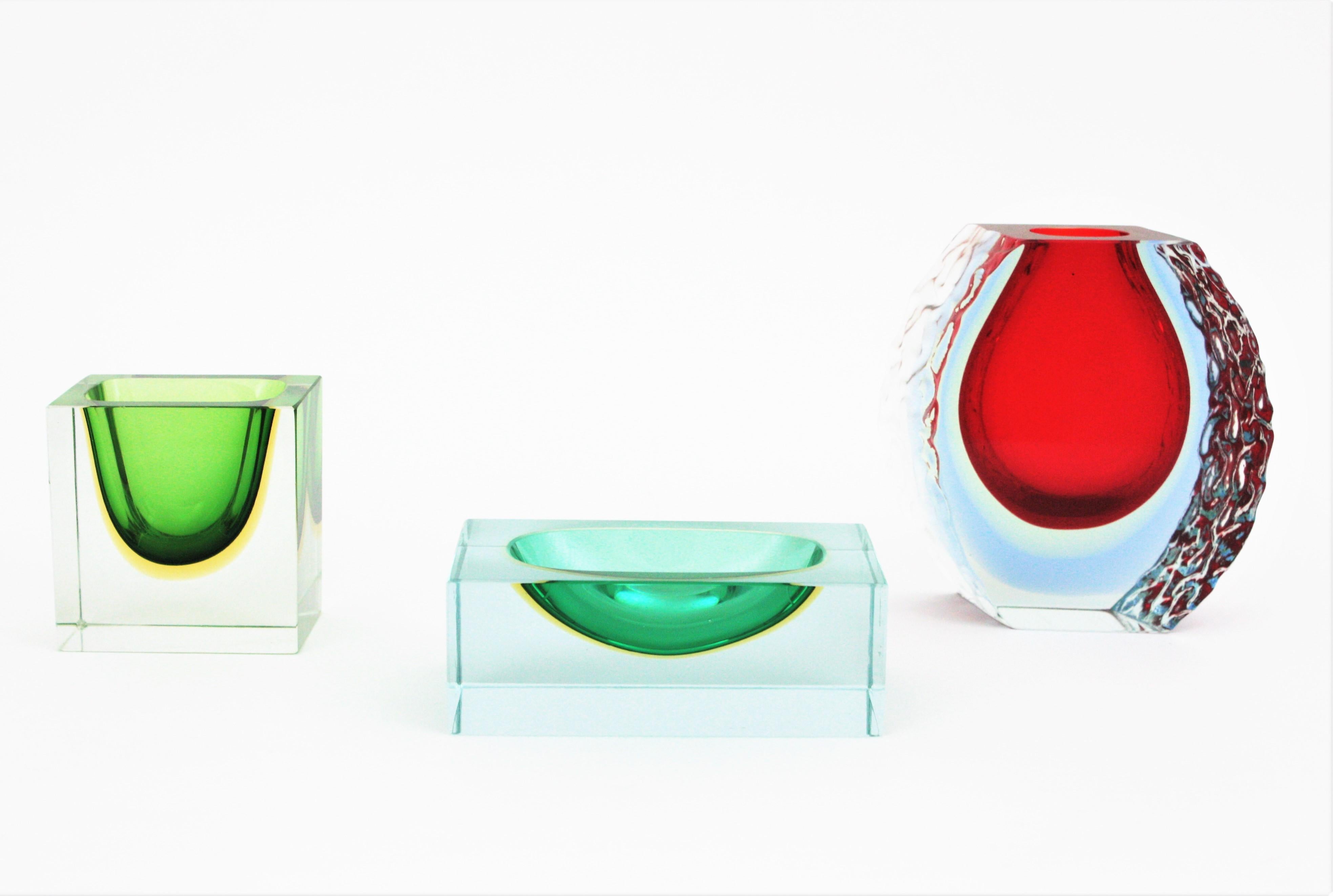Italian Flavio Poli Murano Green Yellow Sommerso Faceted Art Glass Bowl or Vide-Poche