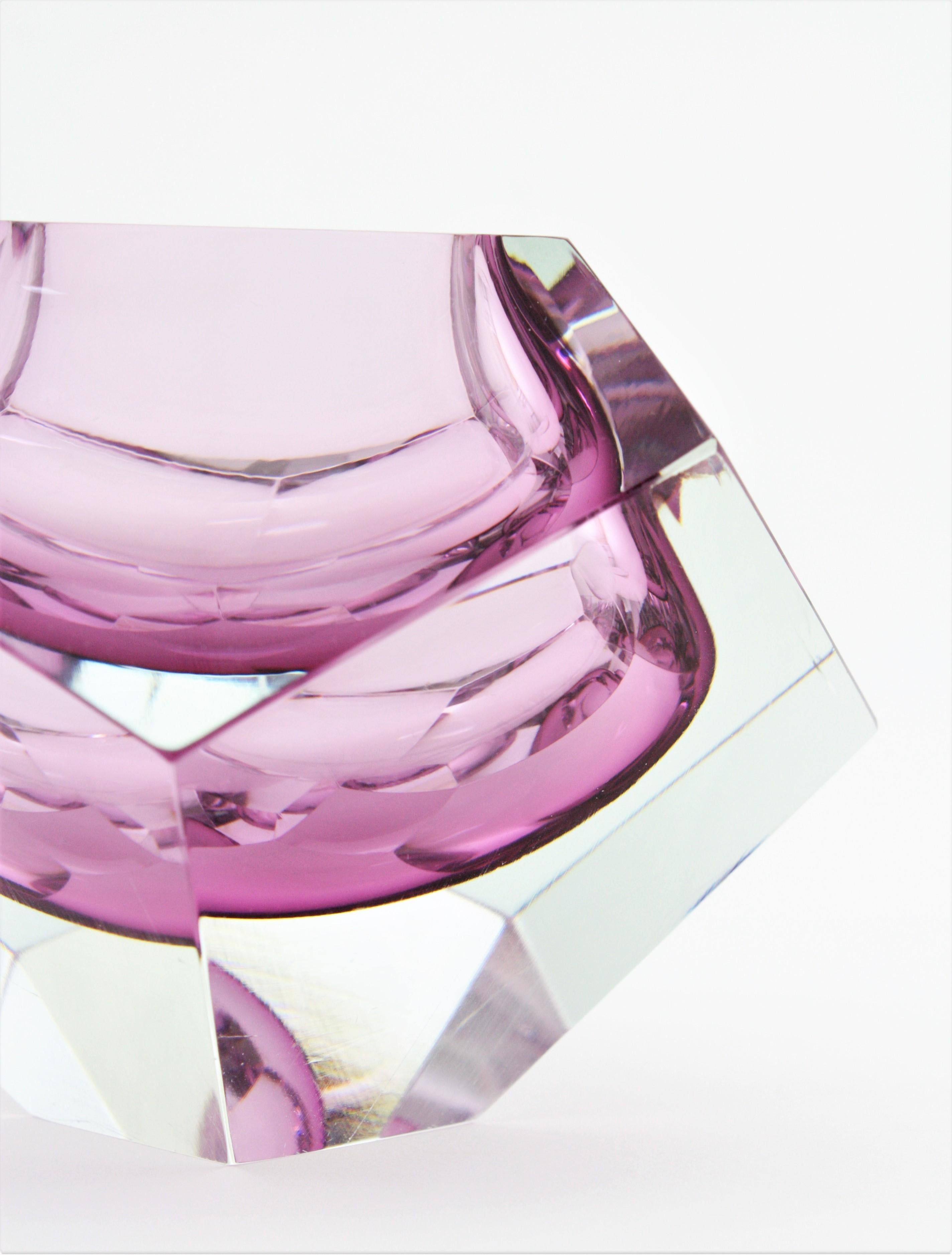 Flavio Poli Murano Lavendel Sommerso Facettierte Riesige Kunstglasschale (Glas) im Angebot