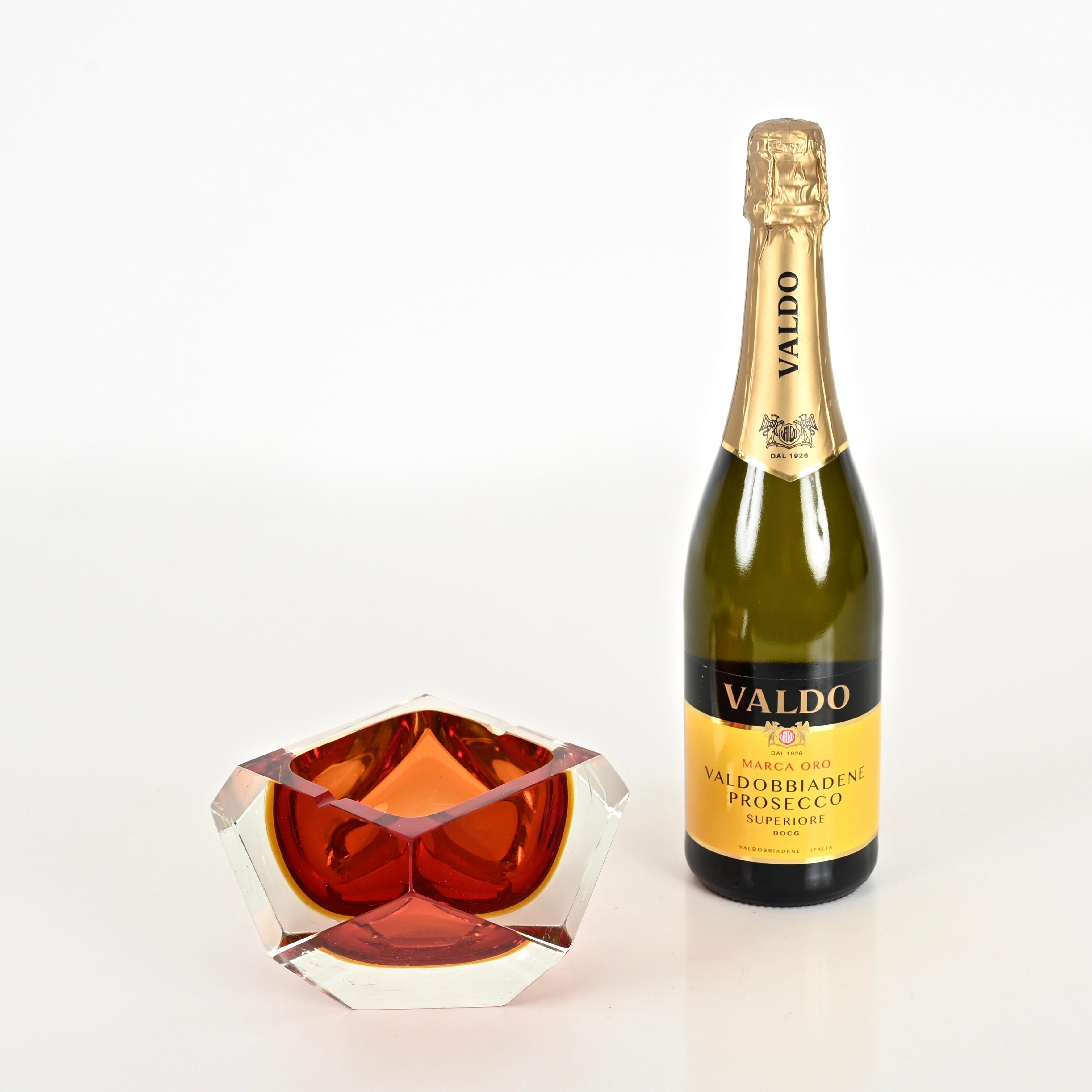 Flavio Poli Murano Roter Sommerso-Aschenbecher aus facettiertem Glas, Italien 1960er Jahre im Angebot 4