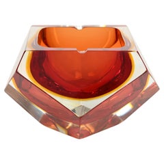 Cendrier en verre multifacettes Murano Sommerso rouge, Italie, années 1960