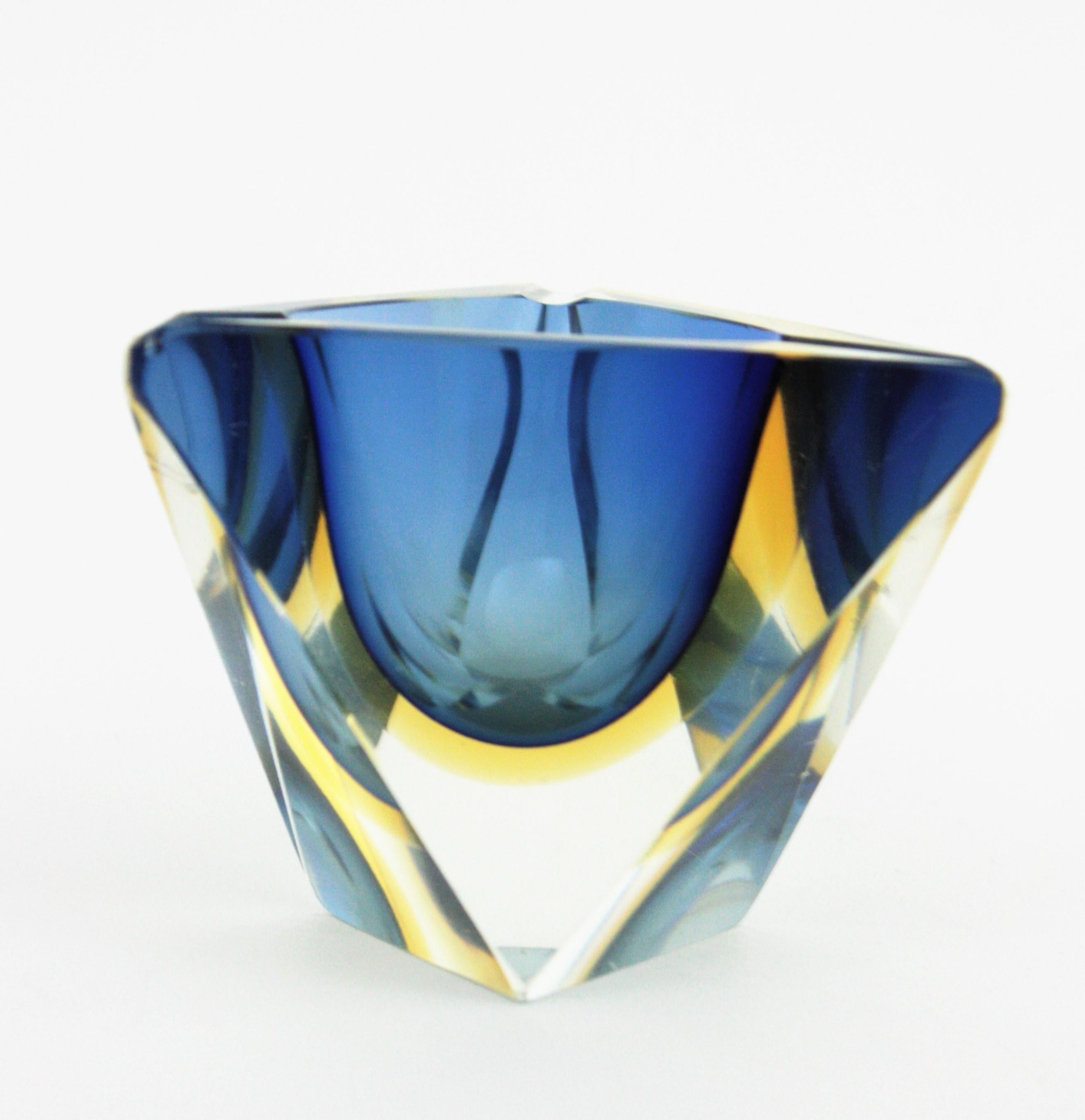 20th Century Flavio Poli Murano Sommerso Blue & Yellow Faceted Triangular Glass Ashtray Bowl For Sale