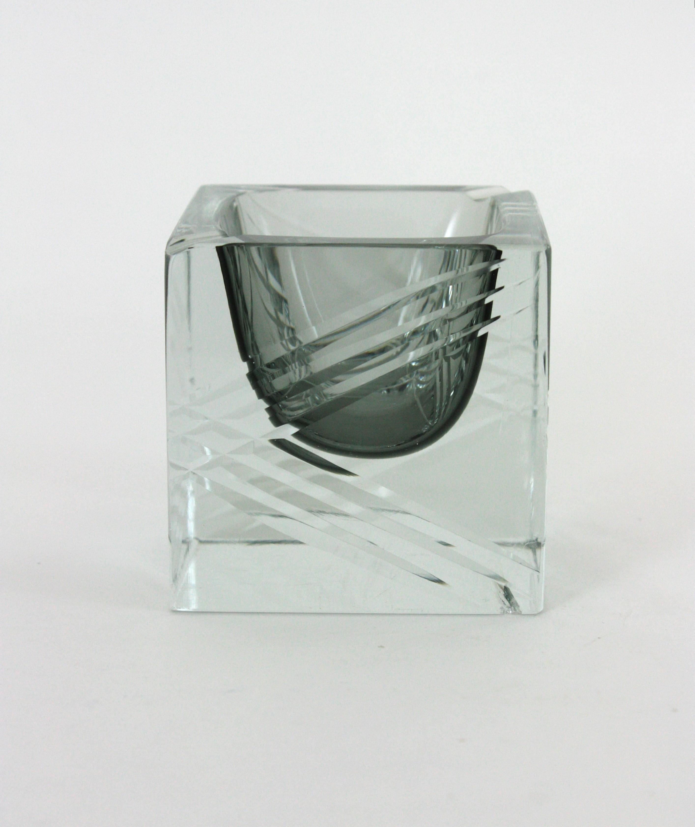 Flavio Poli Murano Sommerso Grau Facettiertes Kunstglas Schale / Aschenbecher (Glas) im Angebot