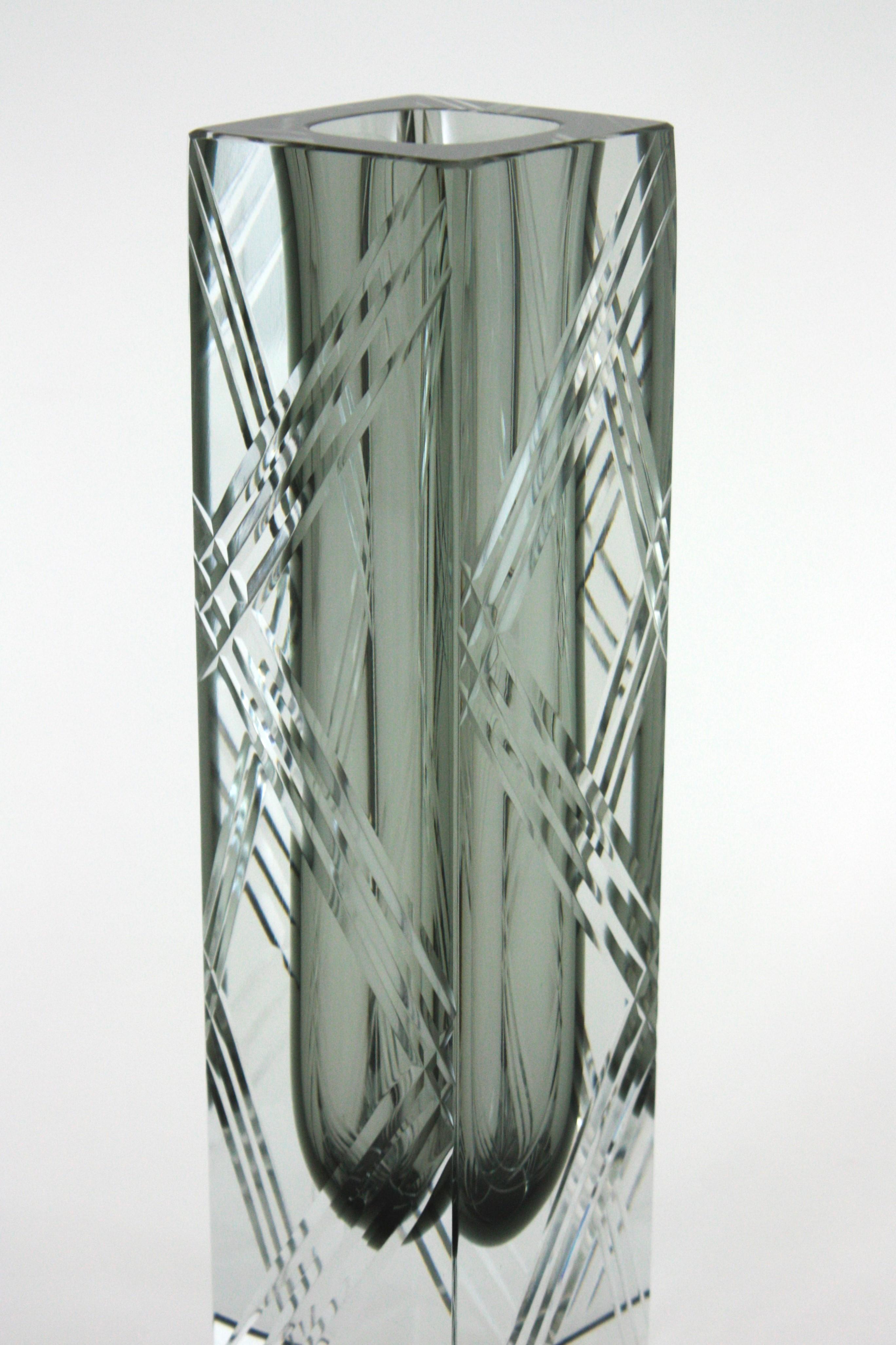 Flavio Poli Murano Sommerso, vase en verre d'art gris à facettes avec rayures gravées en vente 5