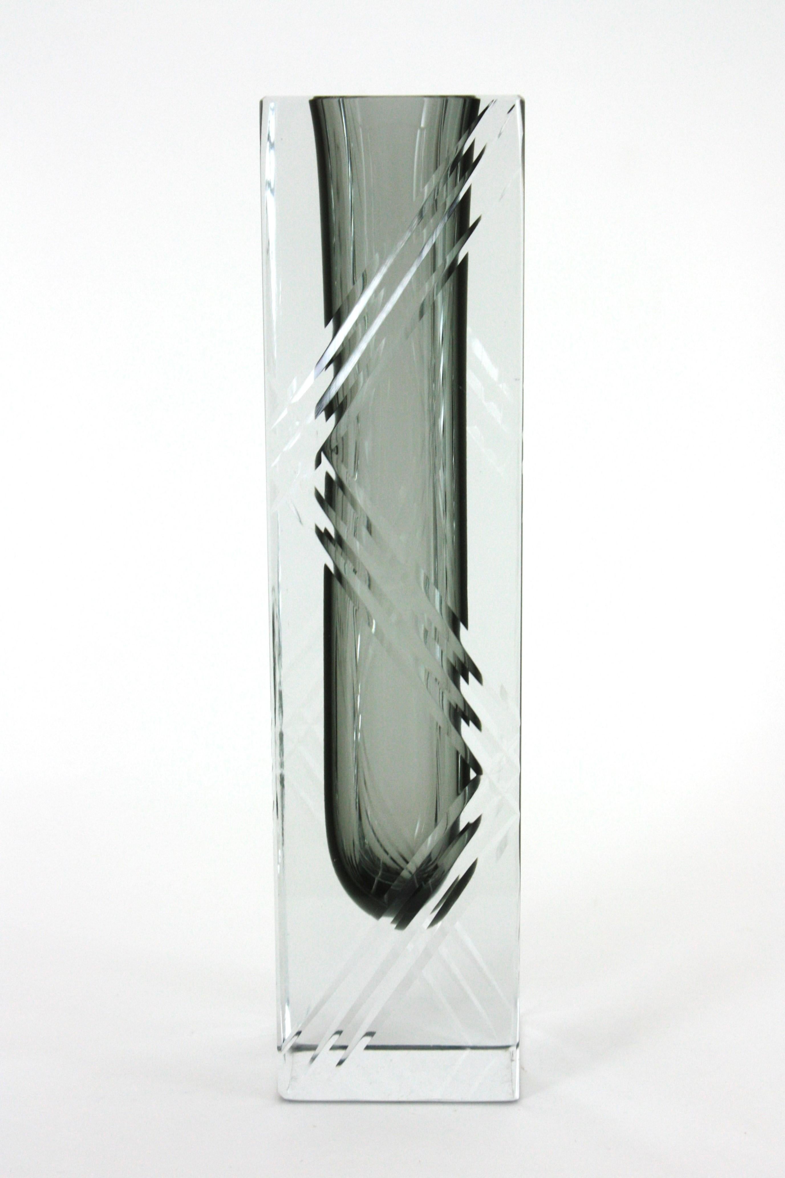 Flavio Poli Murano Sommerso, vase en verre d'art gris à facettes avec rayures gravées en vente 8
