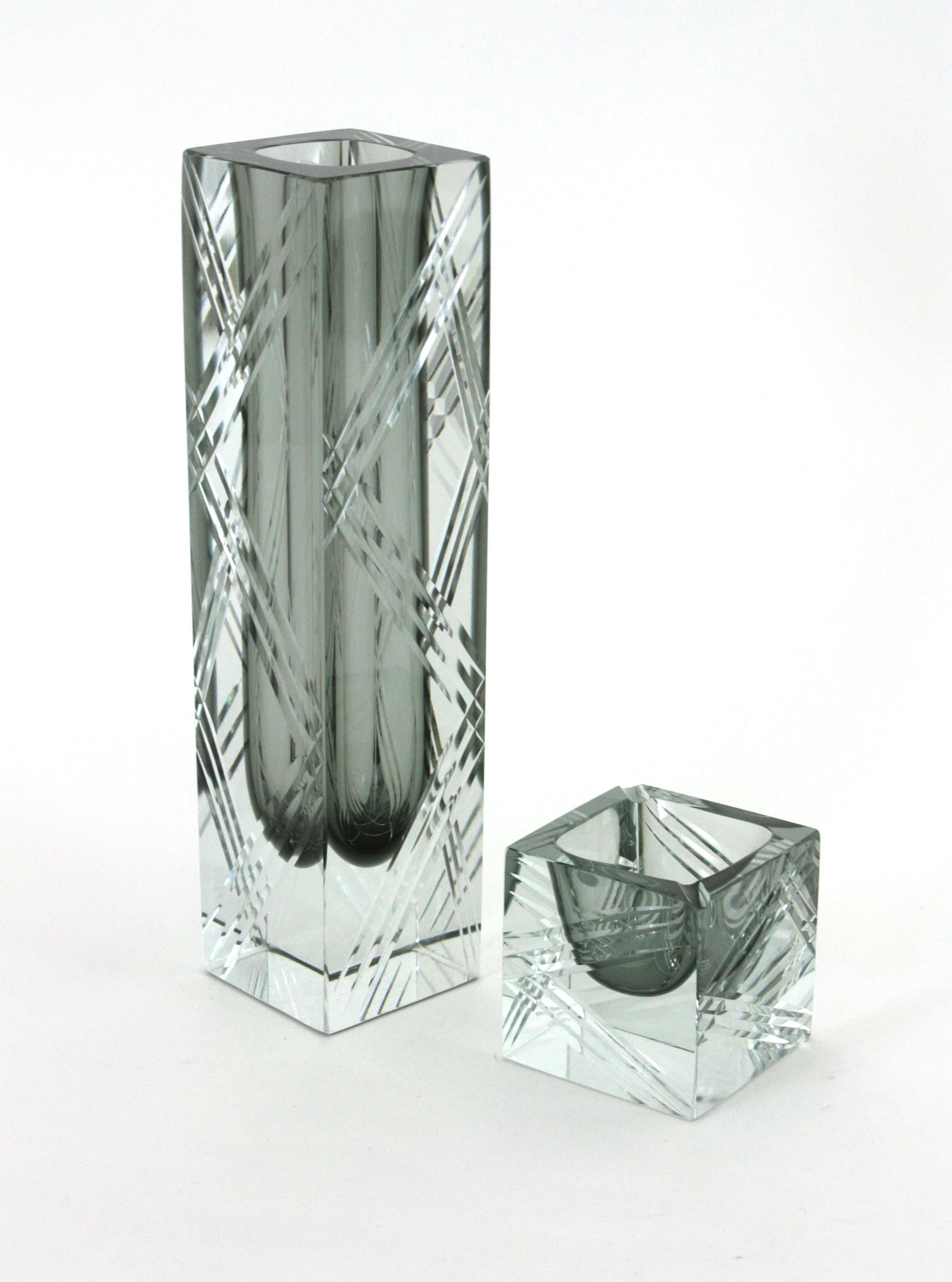 Flavio Poli Murano Sommerso, vase en verre d'art gris à facettes avec rayures gravées en vente 10
