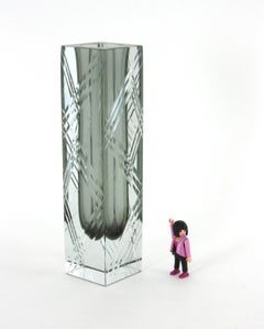 Flavio Poli Murano Sommerso Grey Faceted Art Glass Vase with Etched Stripes