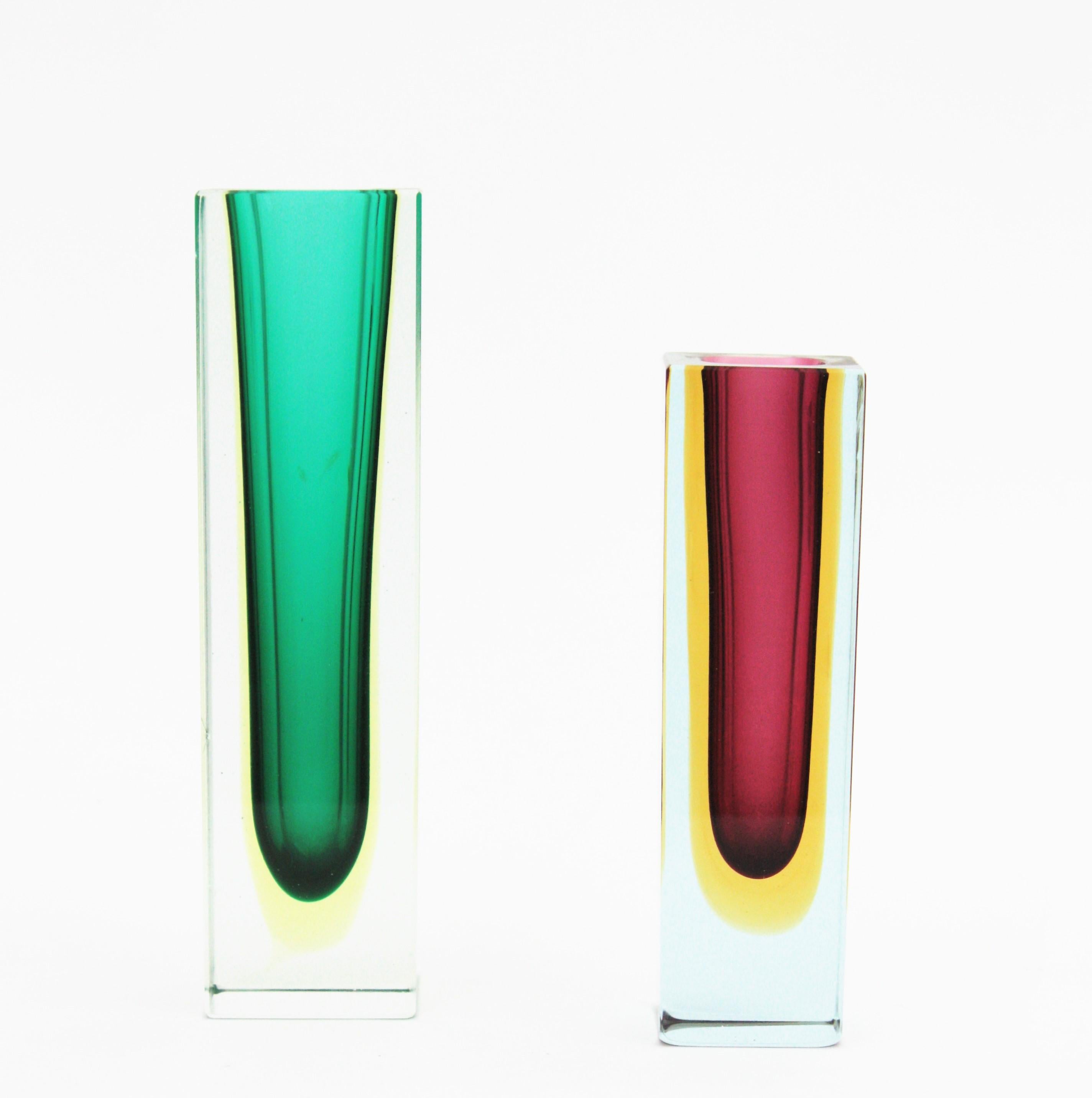 Vase aus lila und gelb facettiertem Murano-Kunstglas von Lila und Sommerso von Flavio Poli (Italienisch) im Angebot