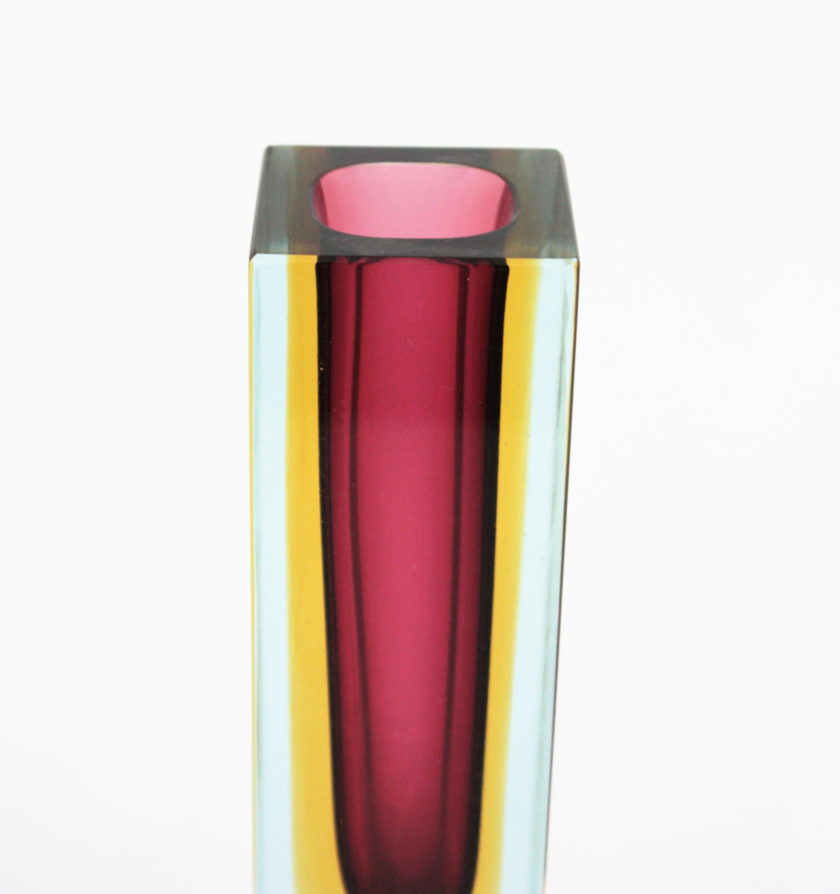 Vase en verre d'art Sommerso de Murano à facettes violettes et jaunes de Flavio Poli Bon état - En vente à Barcelona, ES