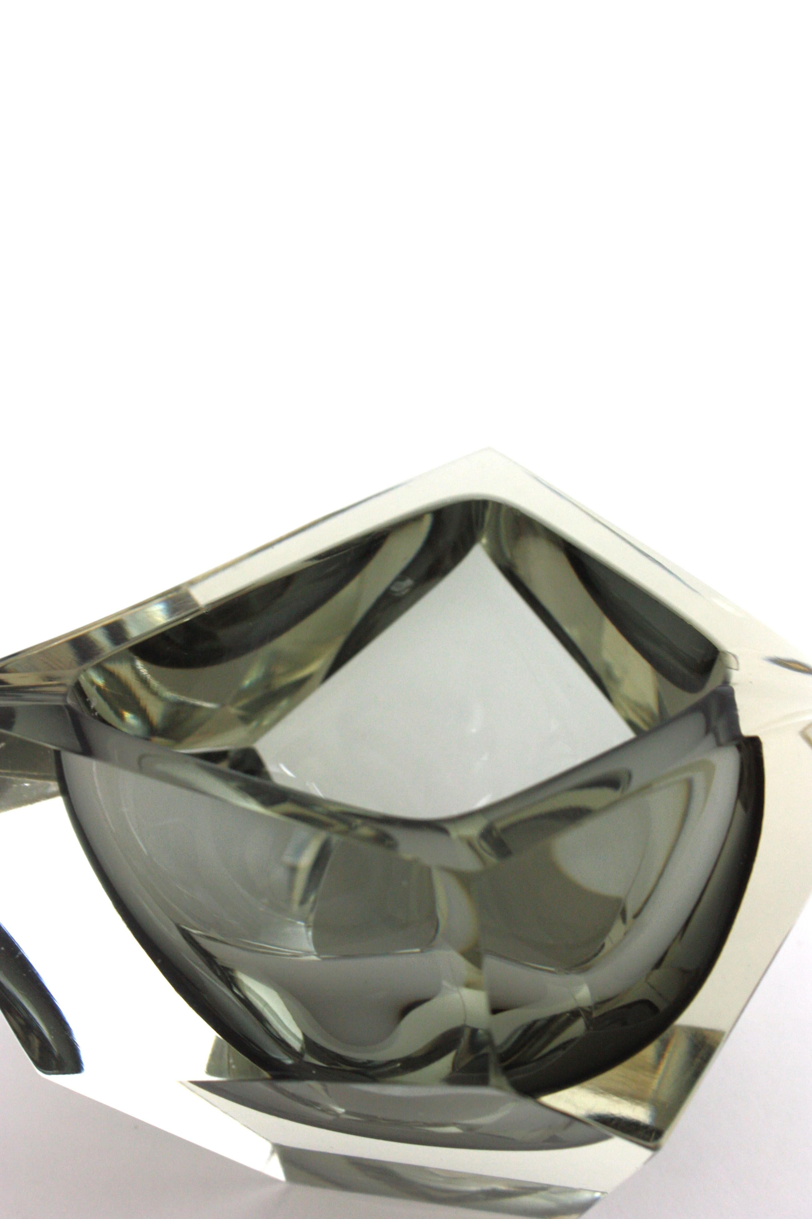 Flavio Poli Murano Sommerso Smoked Grey Faceted Glass Bowl / Ashtray, 1950 For Sale 7