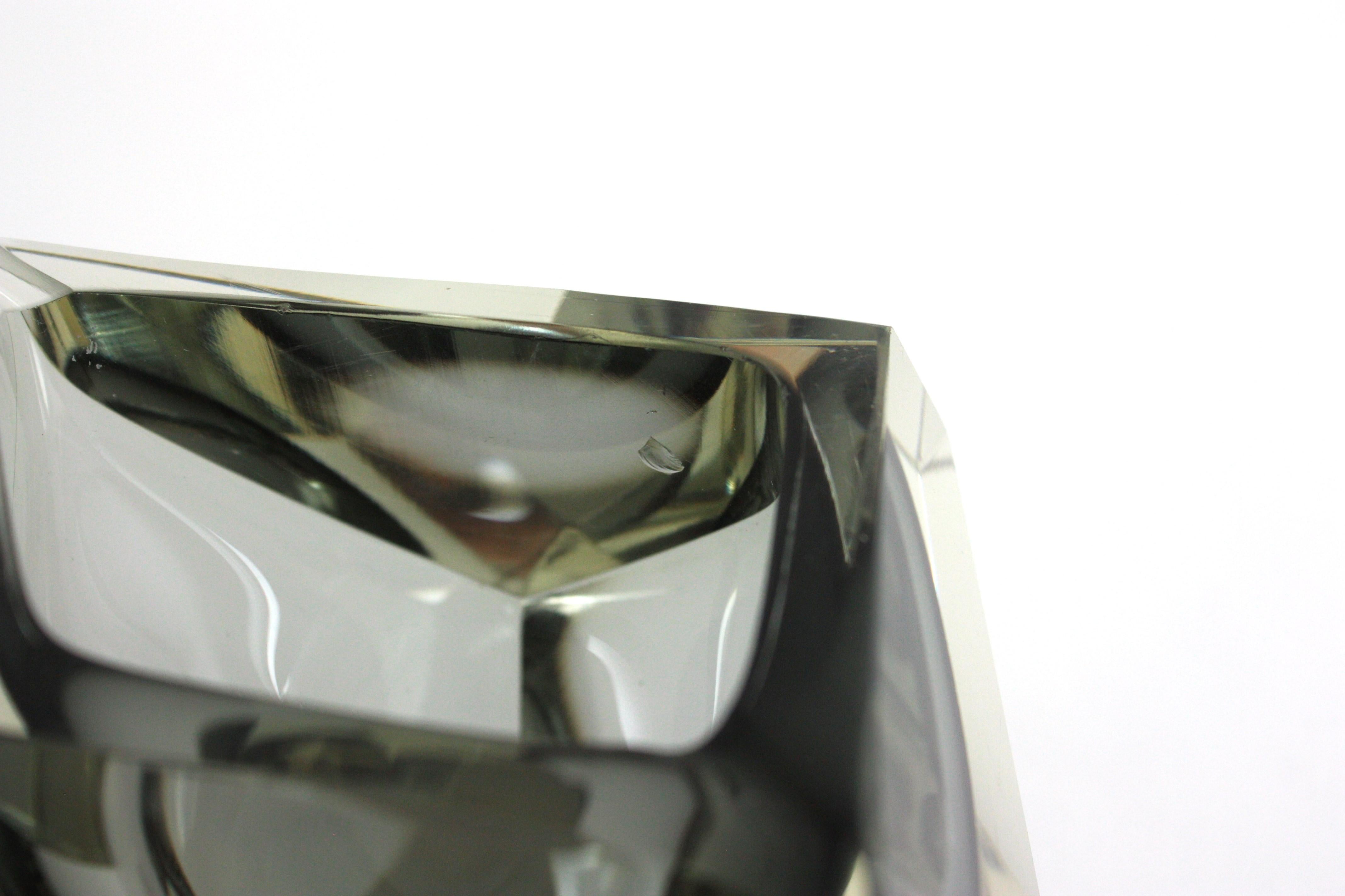 Flavio Poli Murano Sommerso Smoked Grey Faceted Glass Bowl / Ashtray, 1950 For Sale 8