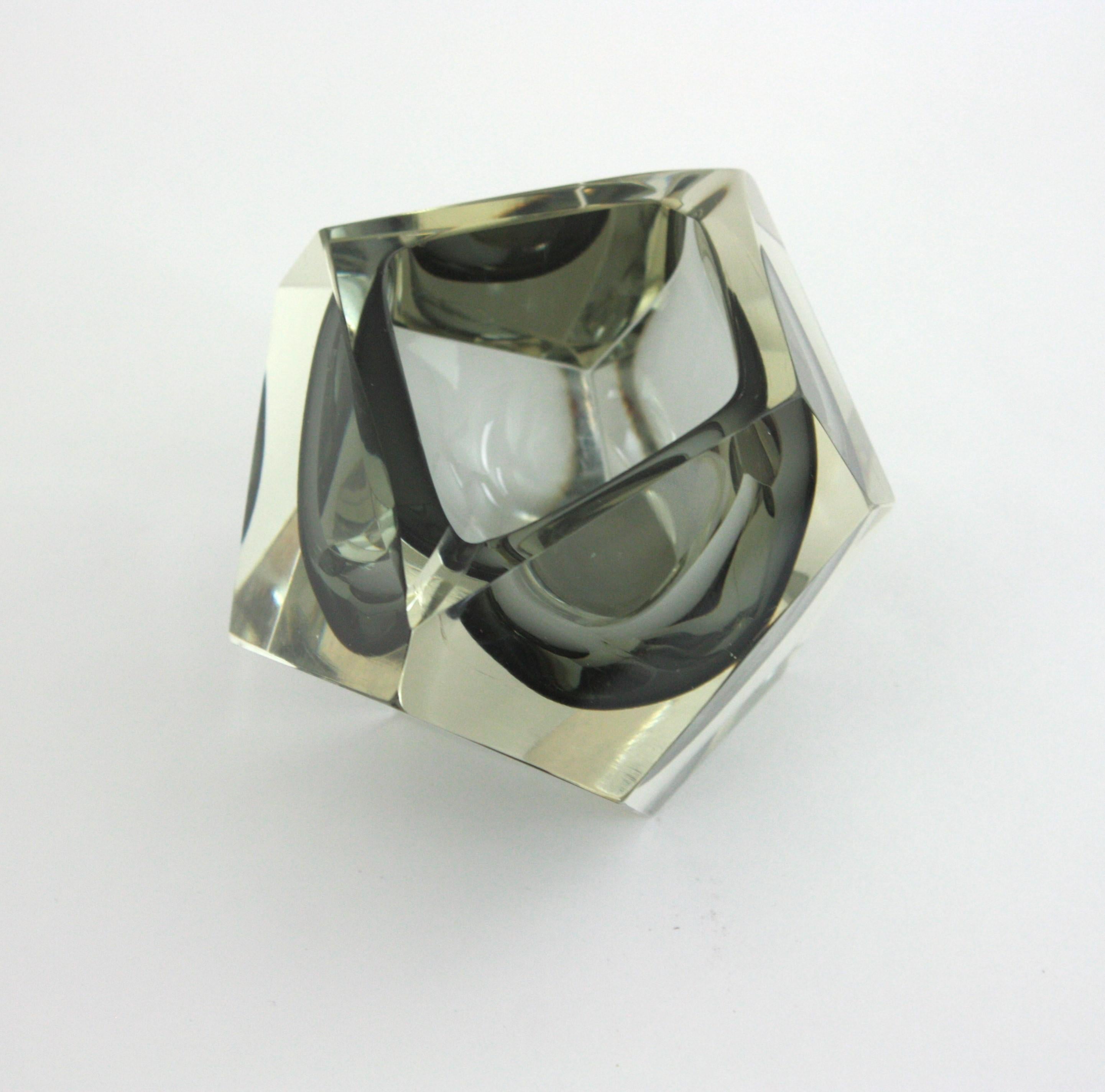 Flavio Poli Murano Sommerso Smoked Grey Faceted Glass Bowl / Ashtray, 1950 For Sale 1