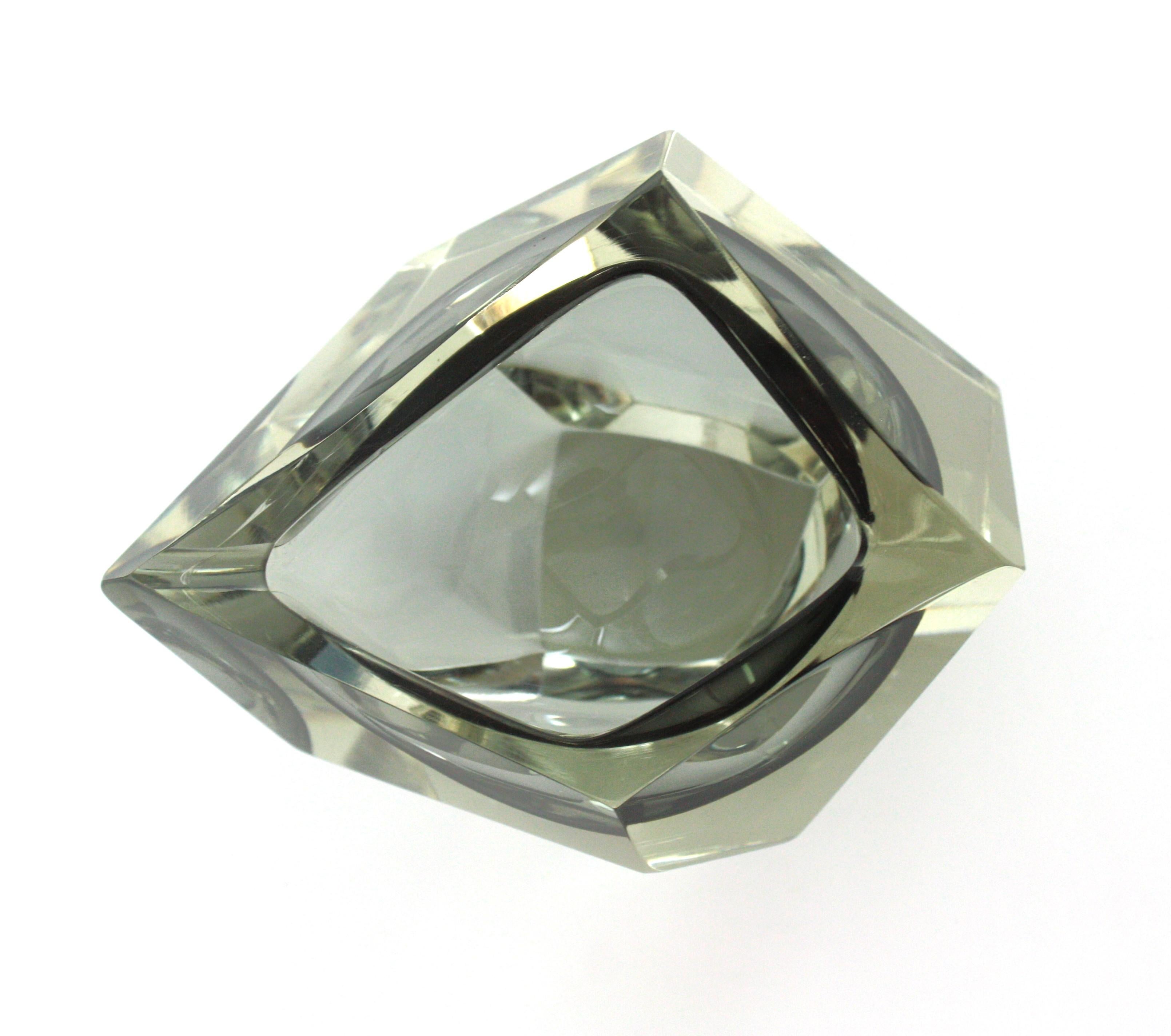 Flavio Poli Murano Sommerso Smoked Grey Faceted Glass Bowl / Ashtray, 1950 For Sale 2