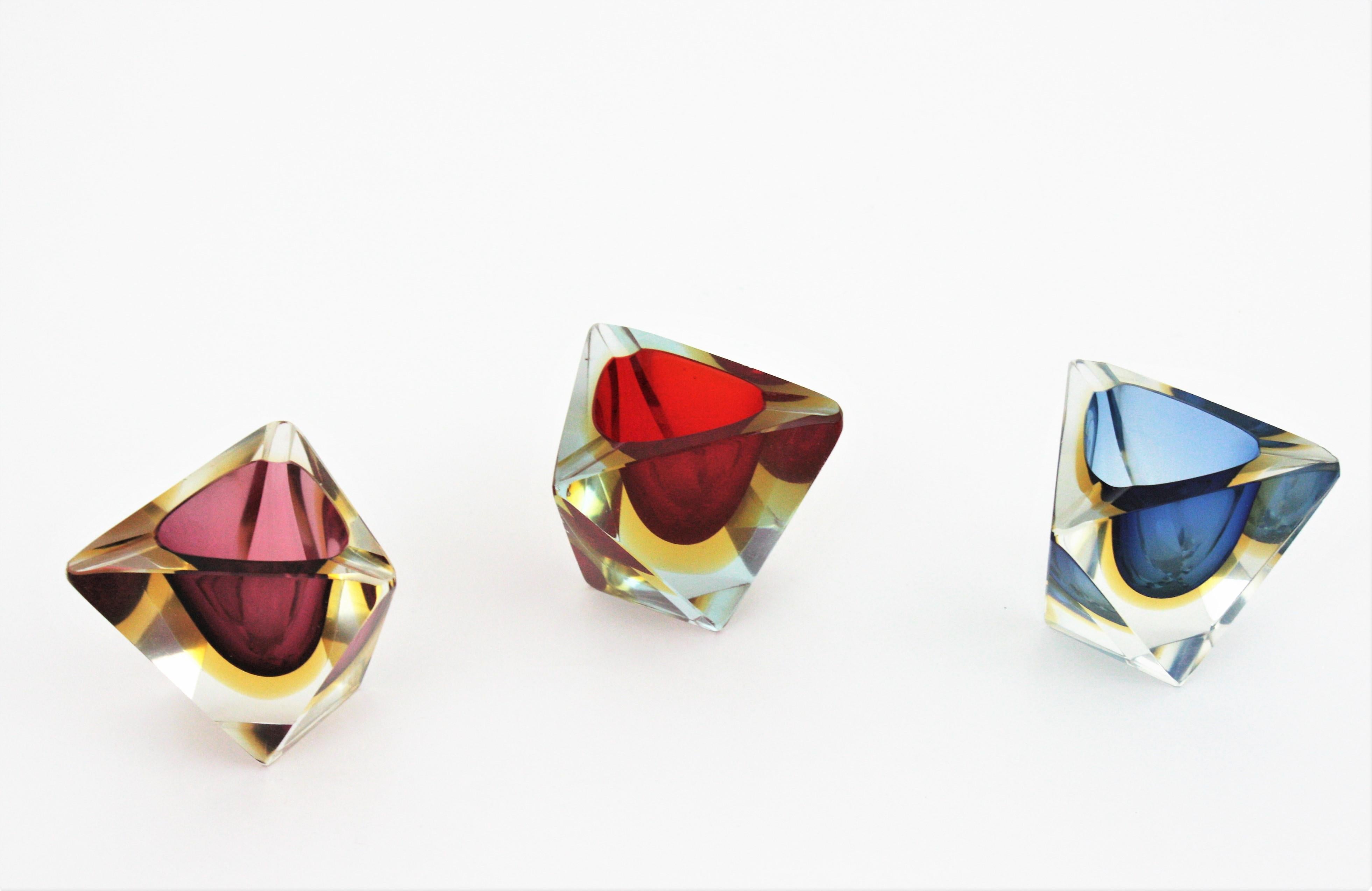 Flavio Poli Murano Glass Sommerso Dreieckige Kunstglasschale / Aschenbecher, Lila & Gelb im Angebot 5