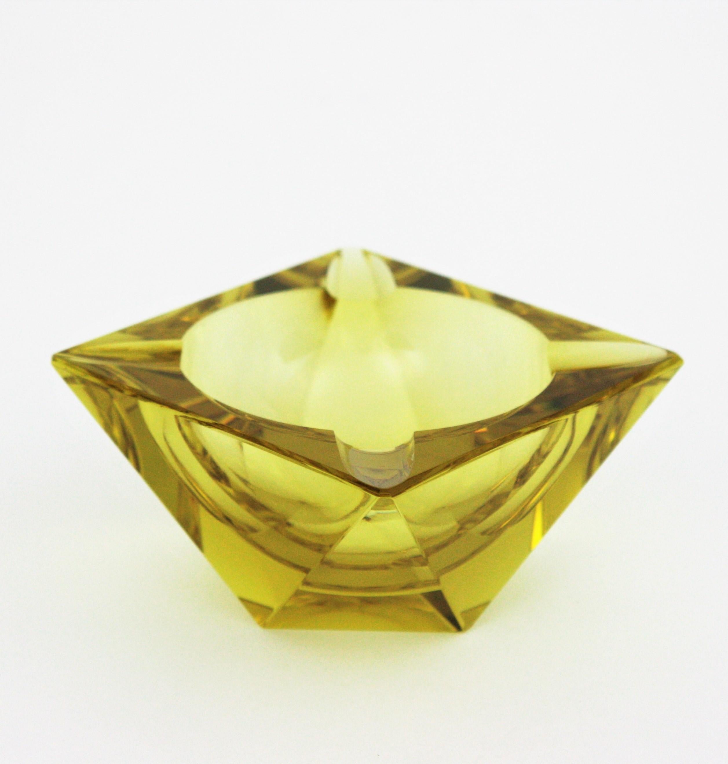 Flavio Poli Murano Yellow Faceted Glass Ashtray For Sale 4