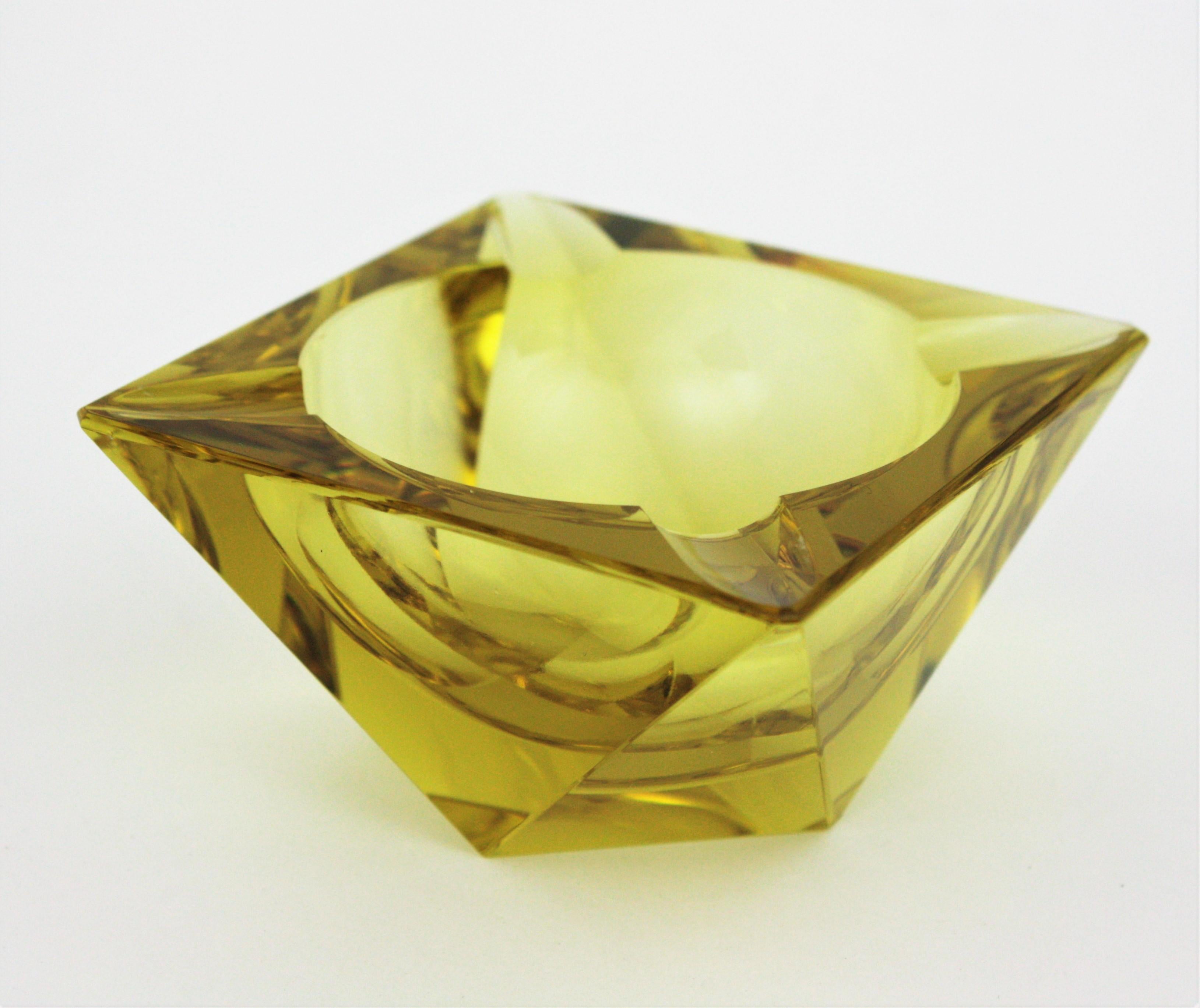 Flavio Poli Murano Yellow Faceted Glass Ashtray For Sale 6