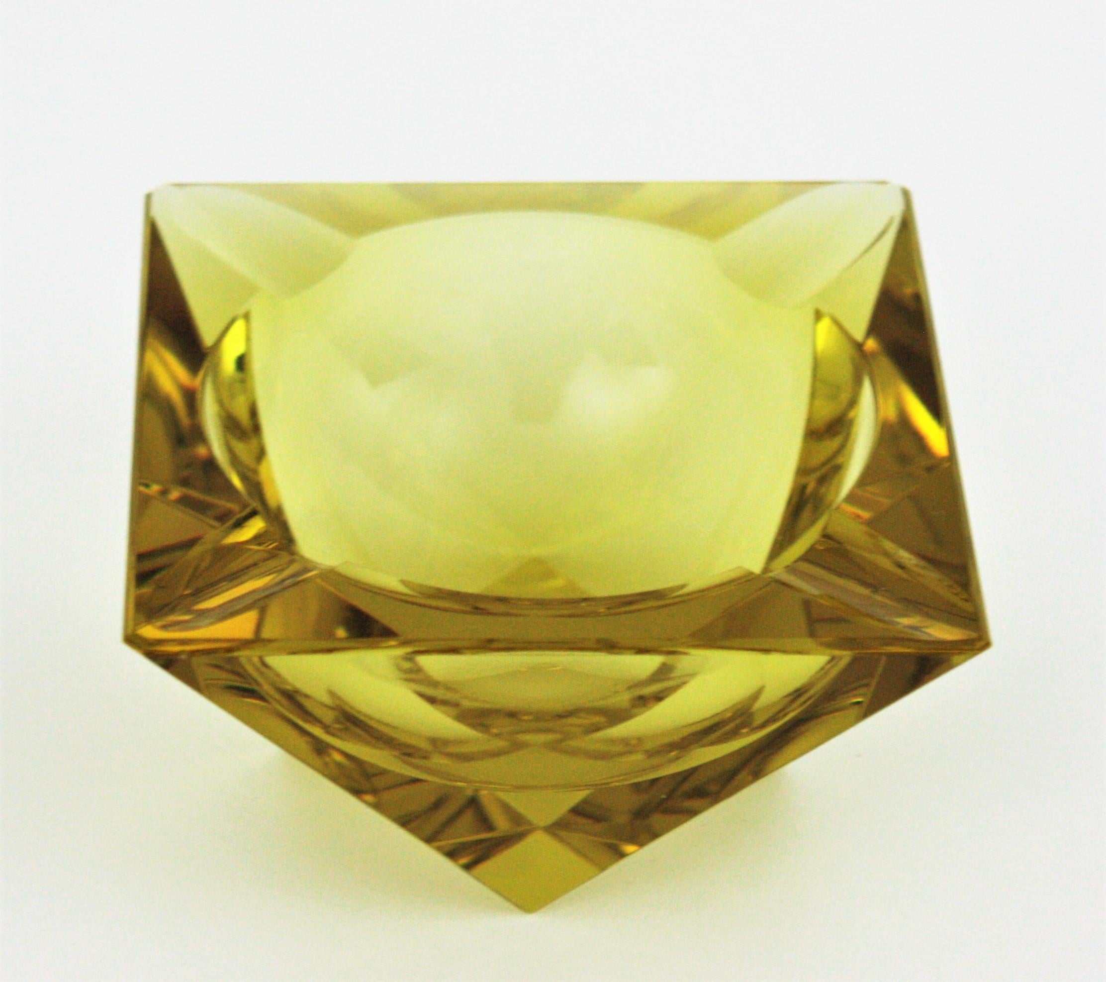 Mid-Century Modern Flavio Poli Murano Yellow Faceted Glass Ashtray For Sale