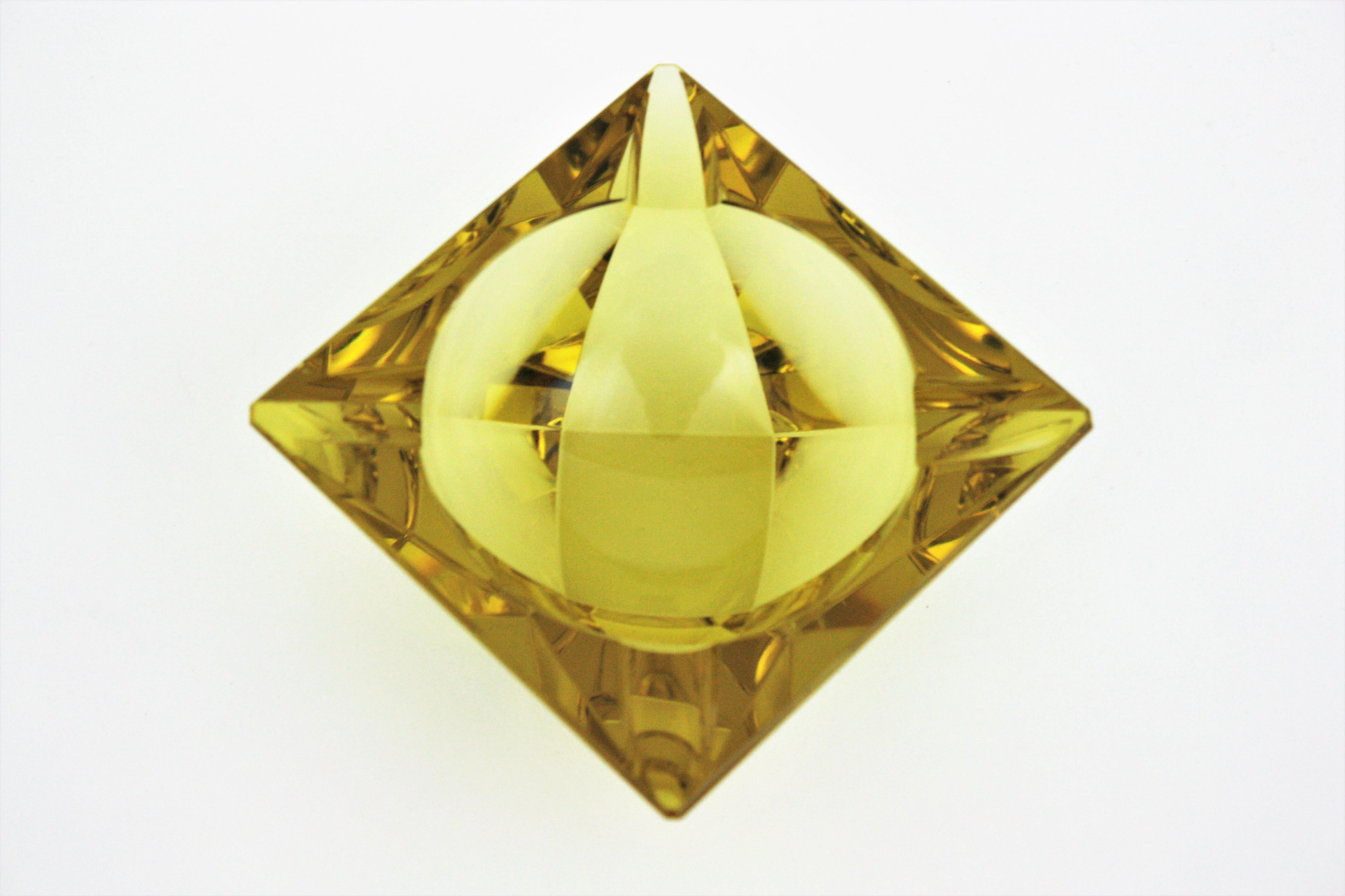 20ième siècle Cendrier en verre jaune à facettes de Murano de Flavio Poli en vente