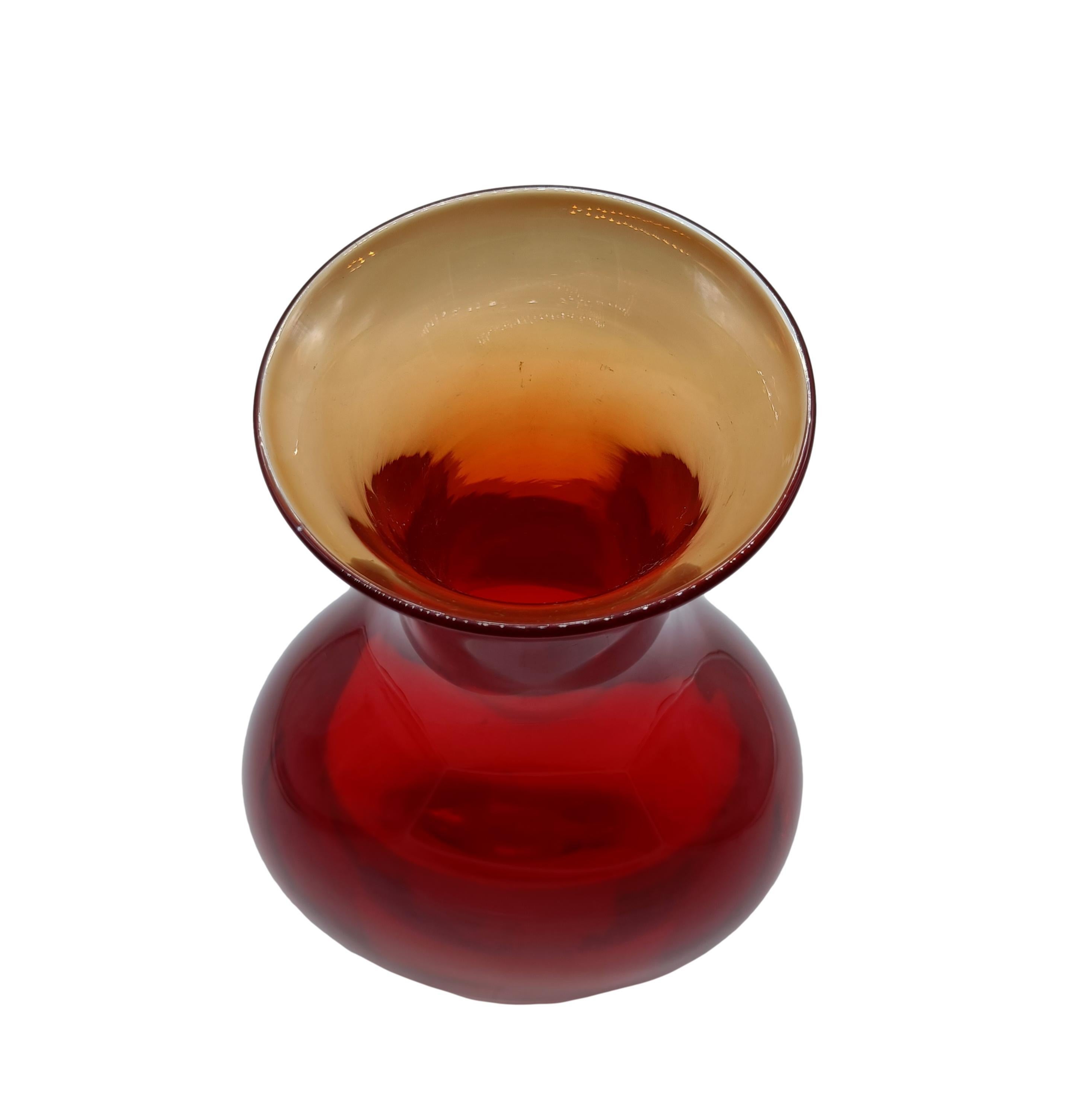 Mid-Century Modern Flavio Poli per Seguso Vaso in Vetro di Murano Rosso e Grigio, Italia 1960s For Sale