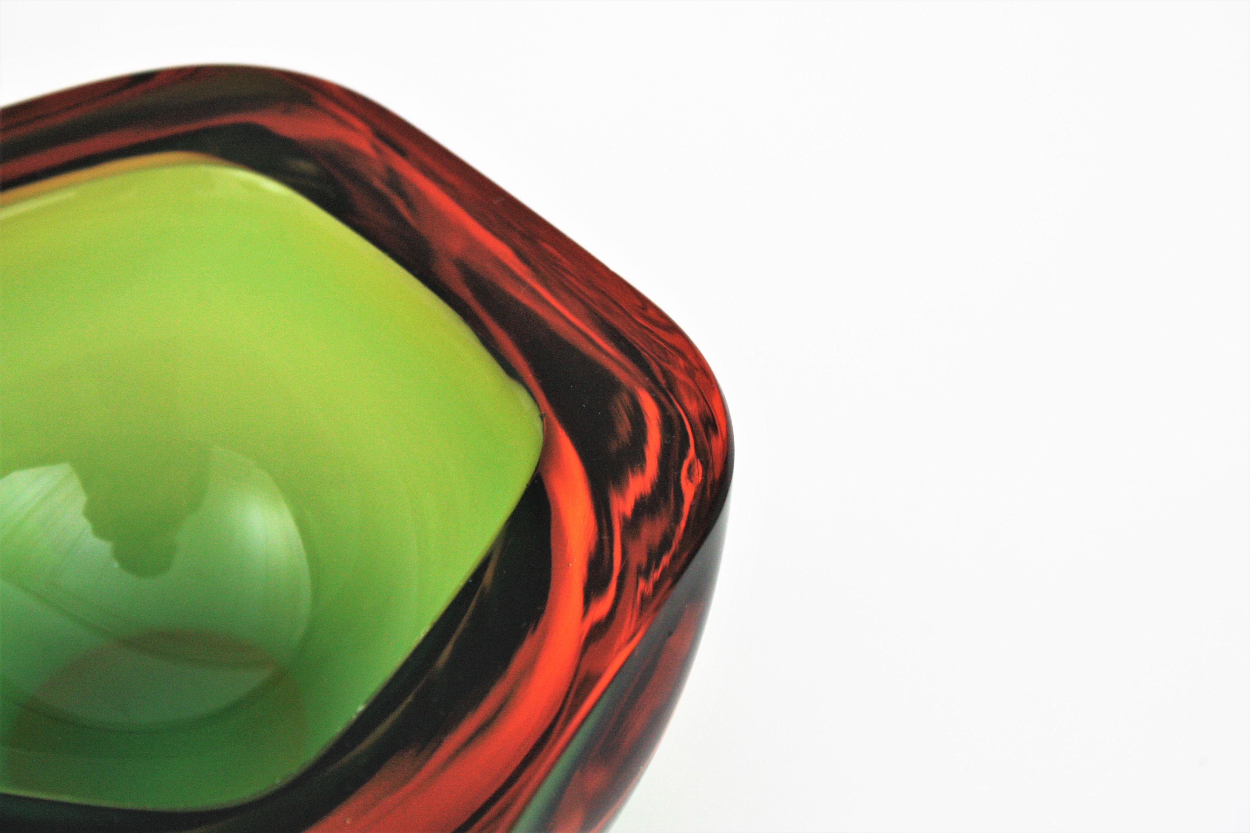 Flavio Poli Seguso Murano Art Glass Sommerso Green Amber Bowl For Sale 1