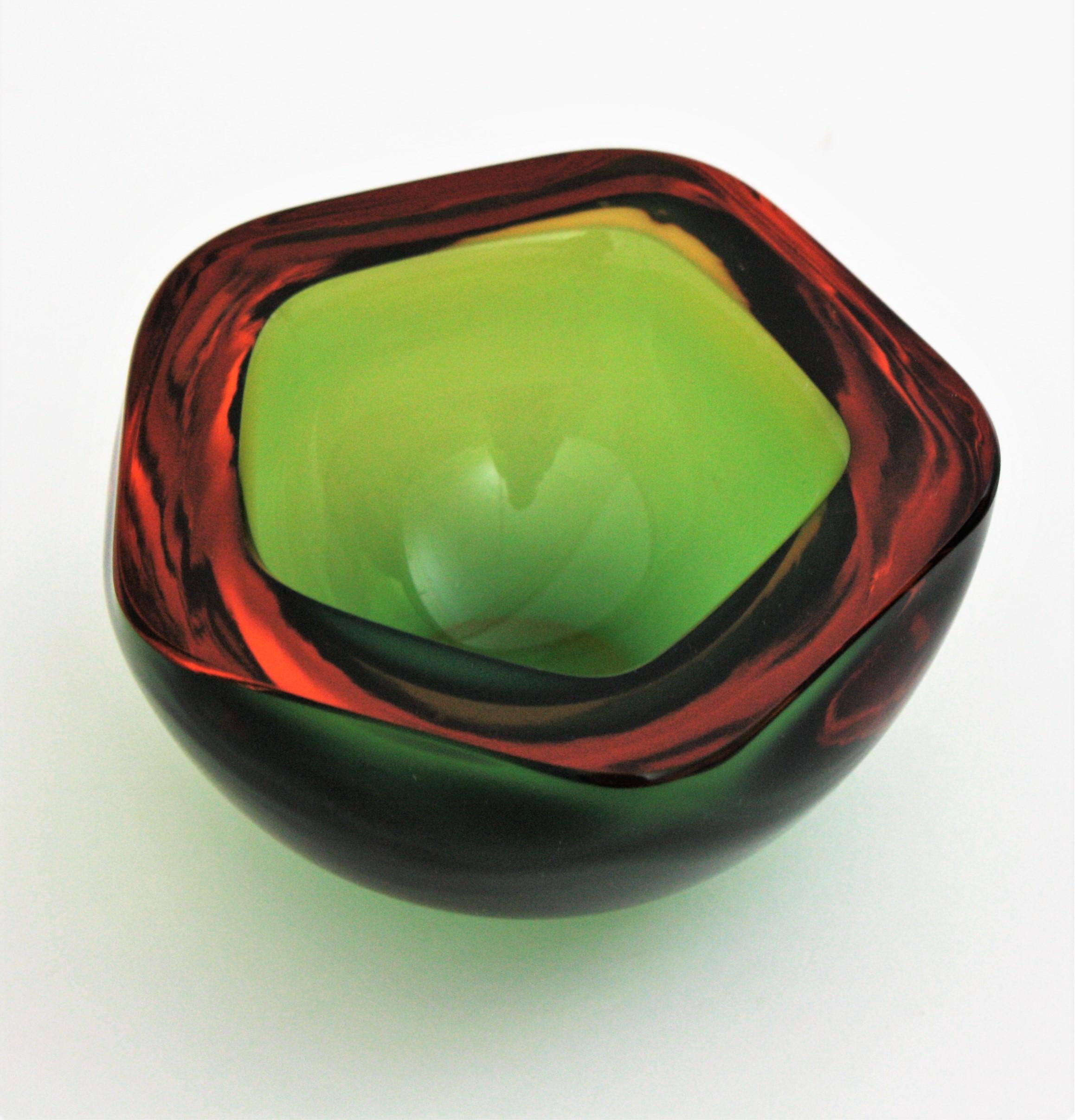 Flavio Poli Seguso Murano Art Glass Sommerso Green Amber Bowl For Sale 2