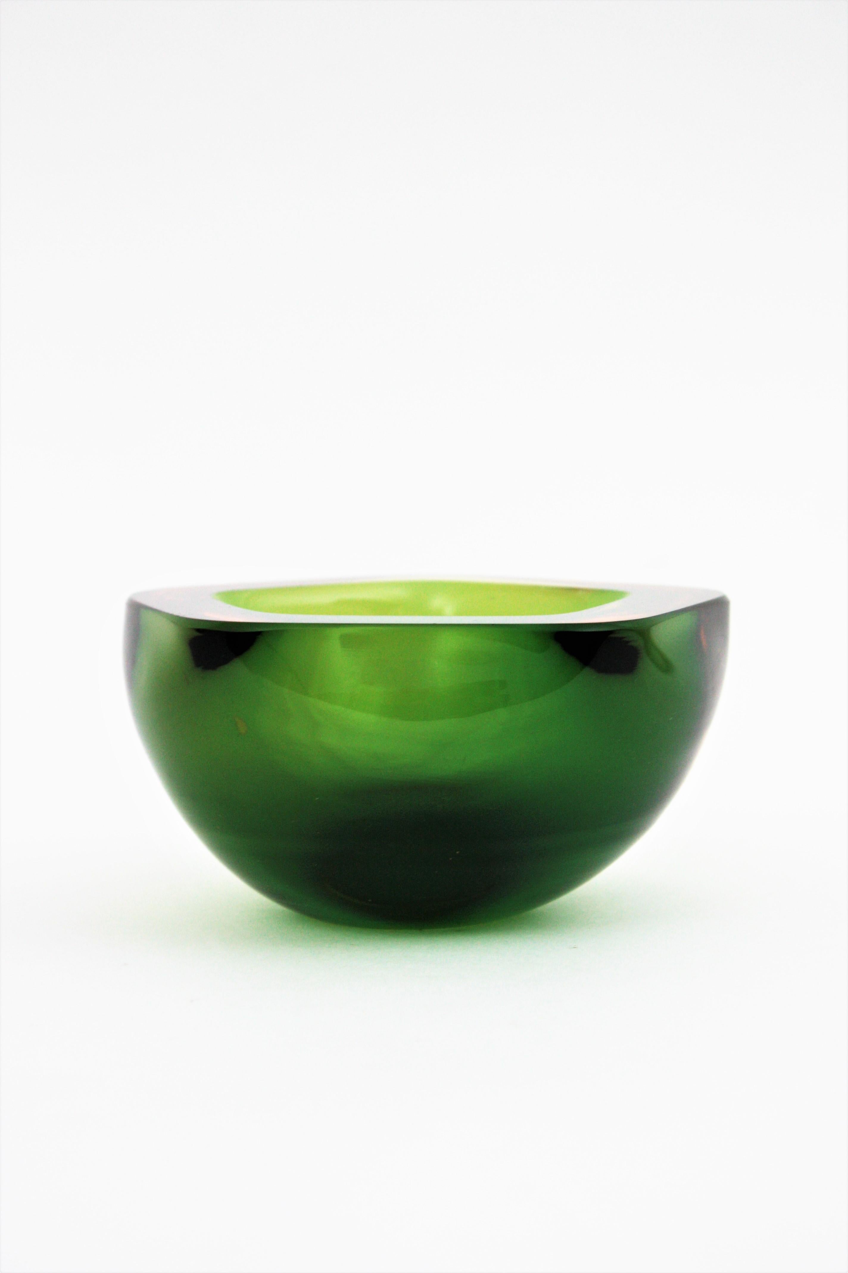 Flavio Poli Seguso Murano Art Glass Sommerso Green Amber Bowl For Sale 3