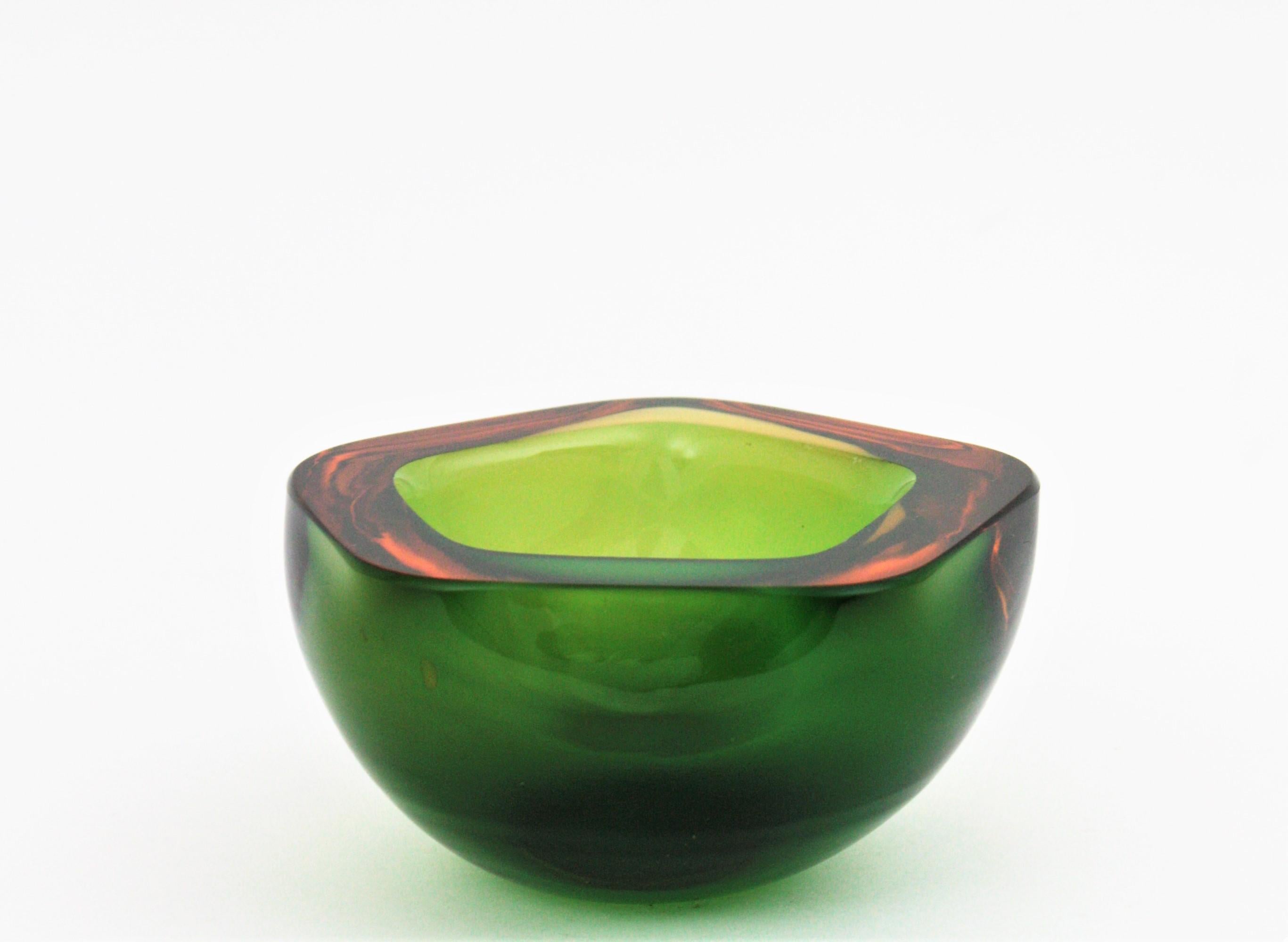 Flavio Poli Seguso Murano Glass Sommerso Grün Bernstein Schale (Handgefertigt) im Angebot