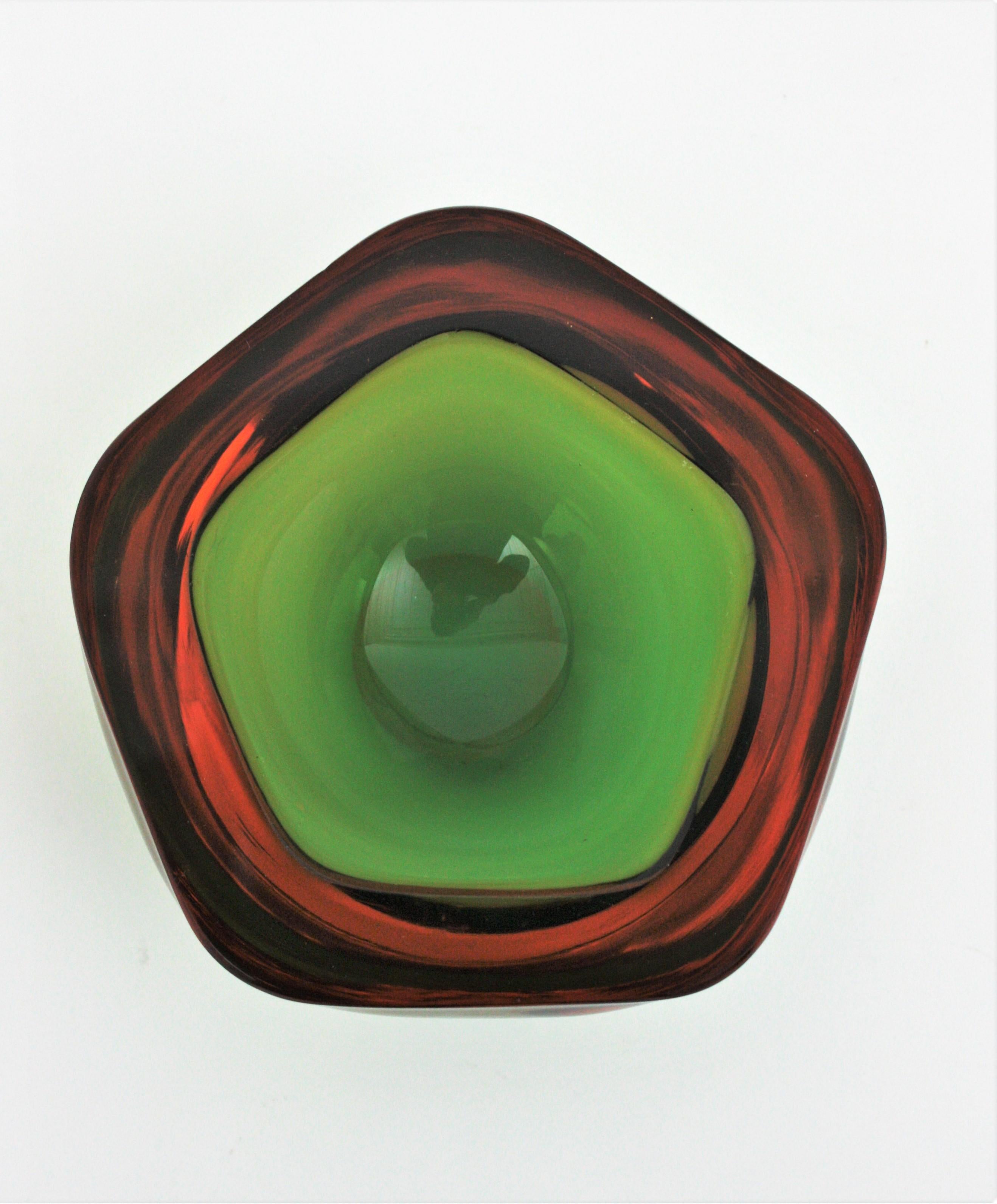 Hand-Crafted Flavio Poli Seguso Murano Art Glass Sommerso Green Amber Bowl