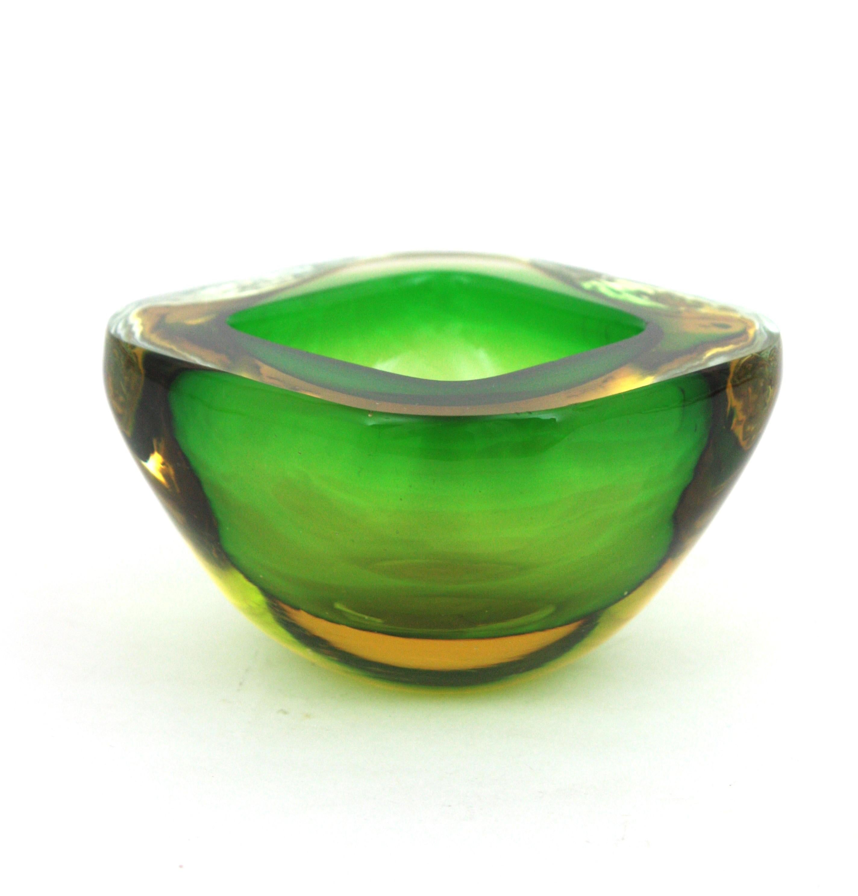 Flavio Poli Seguso Cuenco de cristal artístico Murano Sommerso Verde Amarillo Italiano en venta