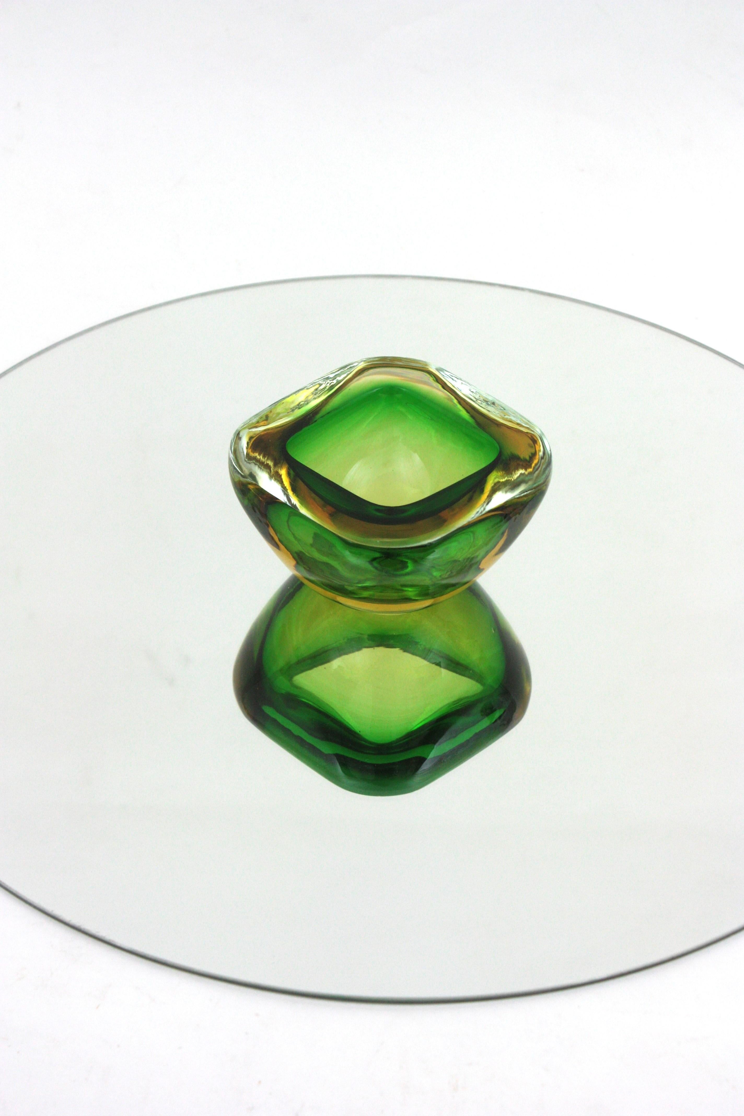 Flavio Poli Seguso Cuenco de cristal artístico Murano Sommerso Verde Amarillo Vidrio artístico en venta