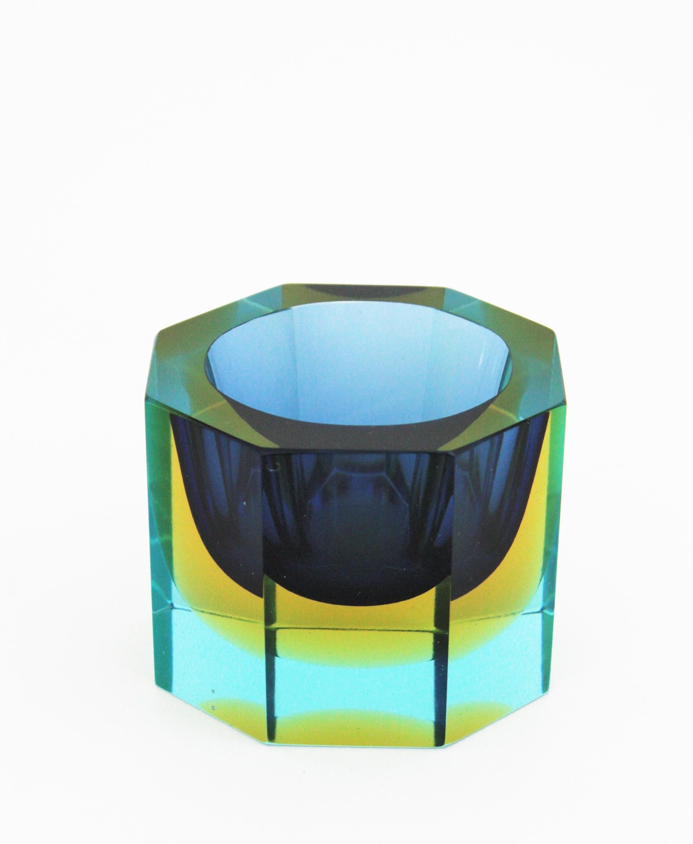 Flavio Poli Seguso Murano Blue Yellow Sommerso Octagonal Faceted Art Glass Bowl In Good Condition In Barcelona, ES