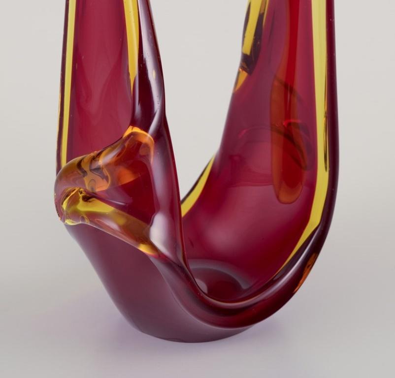 Flavio Poli/Seguso, Murano. Bowl in yellow and red art glass. Unique piece. In Excellent Condition For Sale In Copenhagen, DK