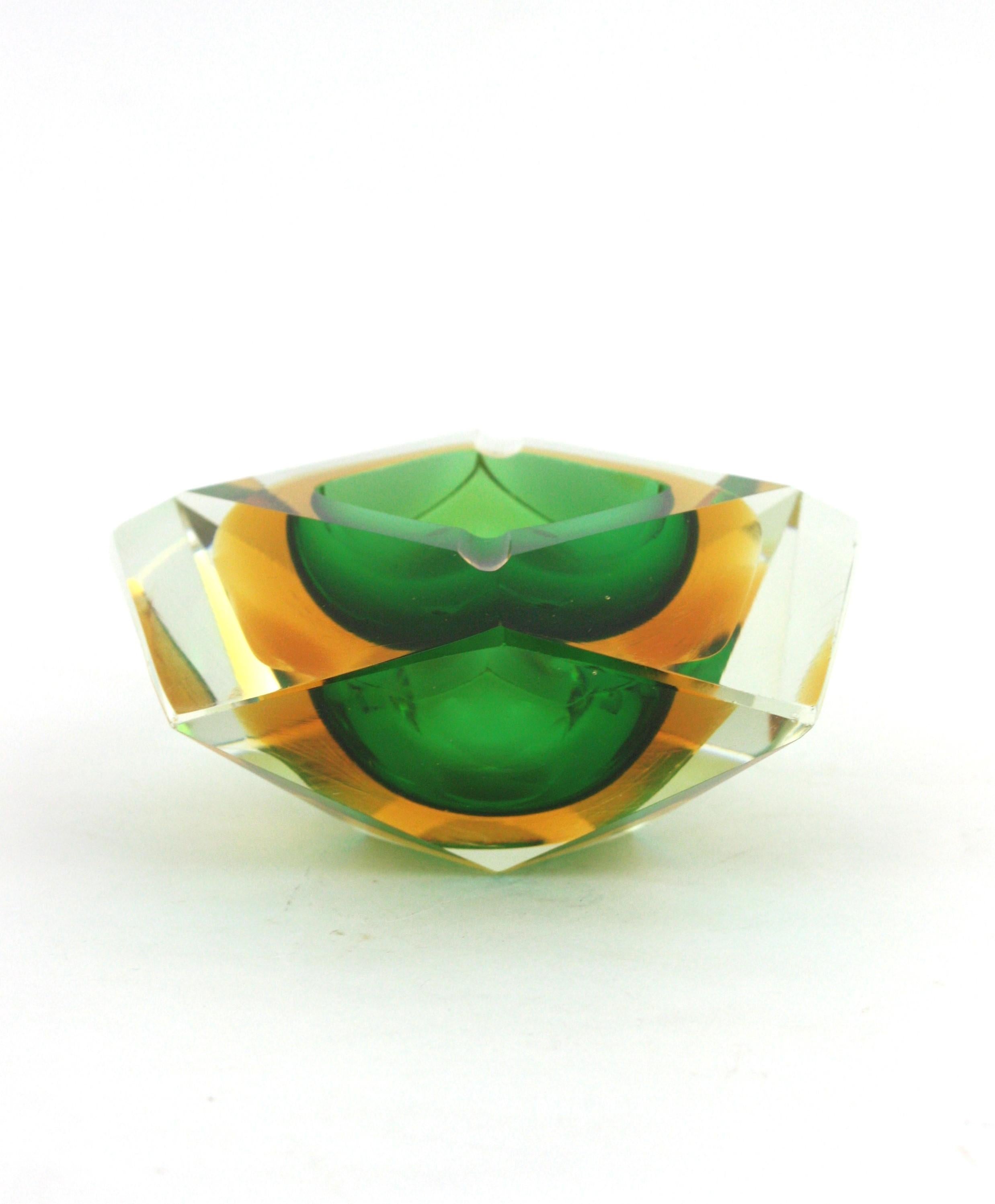 Flavio Poli Seguso Murano Green Yellow Sommerso Diamond Faceted Art Glass Bowl For Sale 2