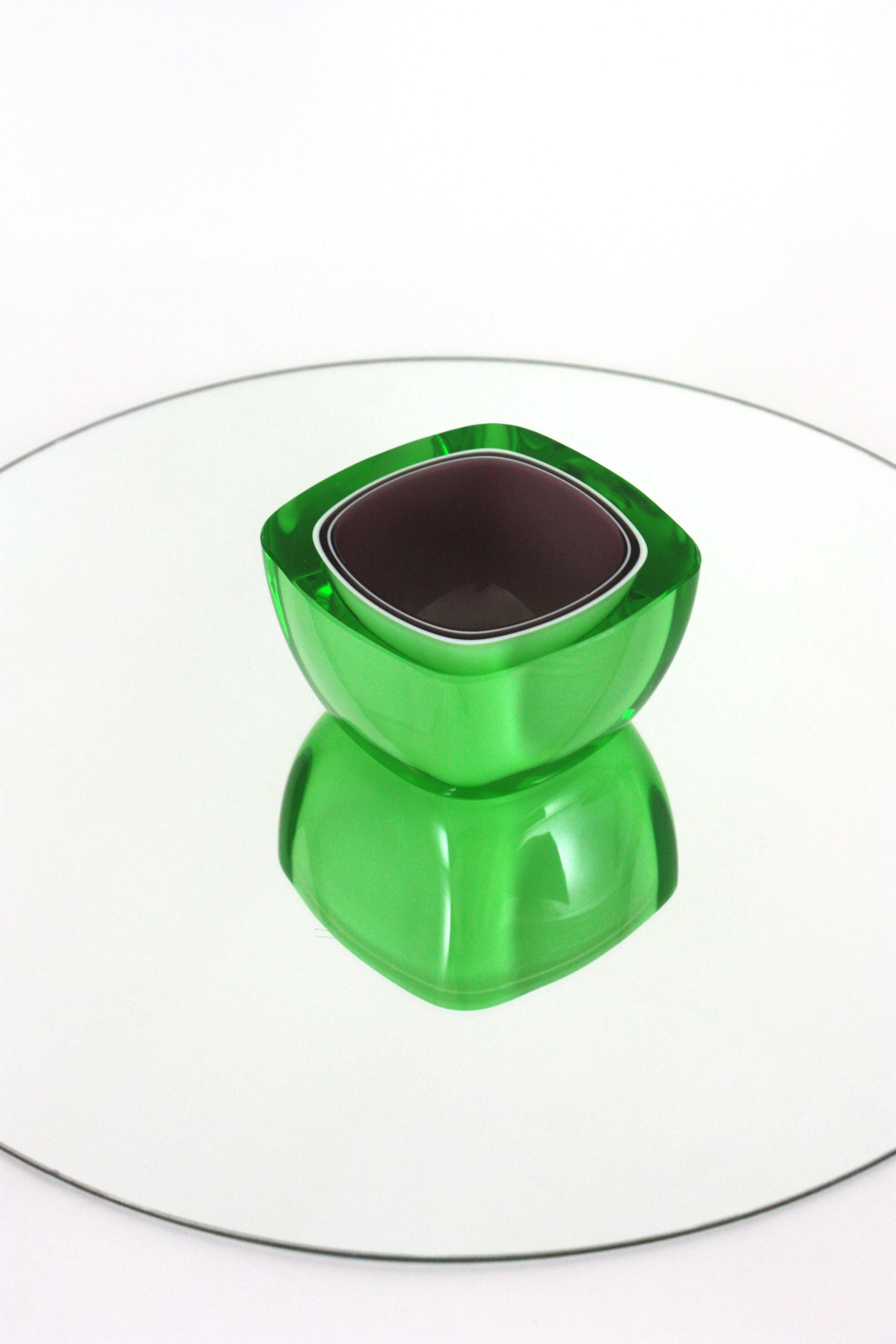 Mid-Century Modern Flavio Poli Seguso Murano Lime Green Purple White Sommerso Geode Art Glass Bowl (bol en verre d'art) en vente