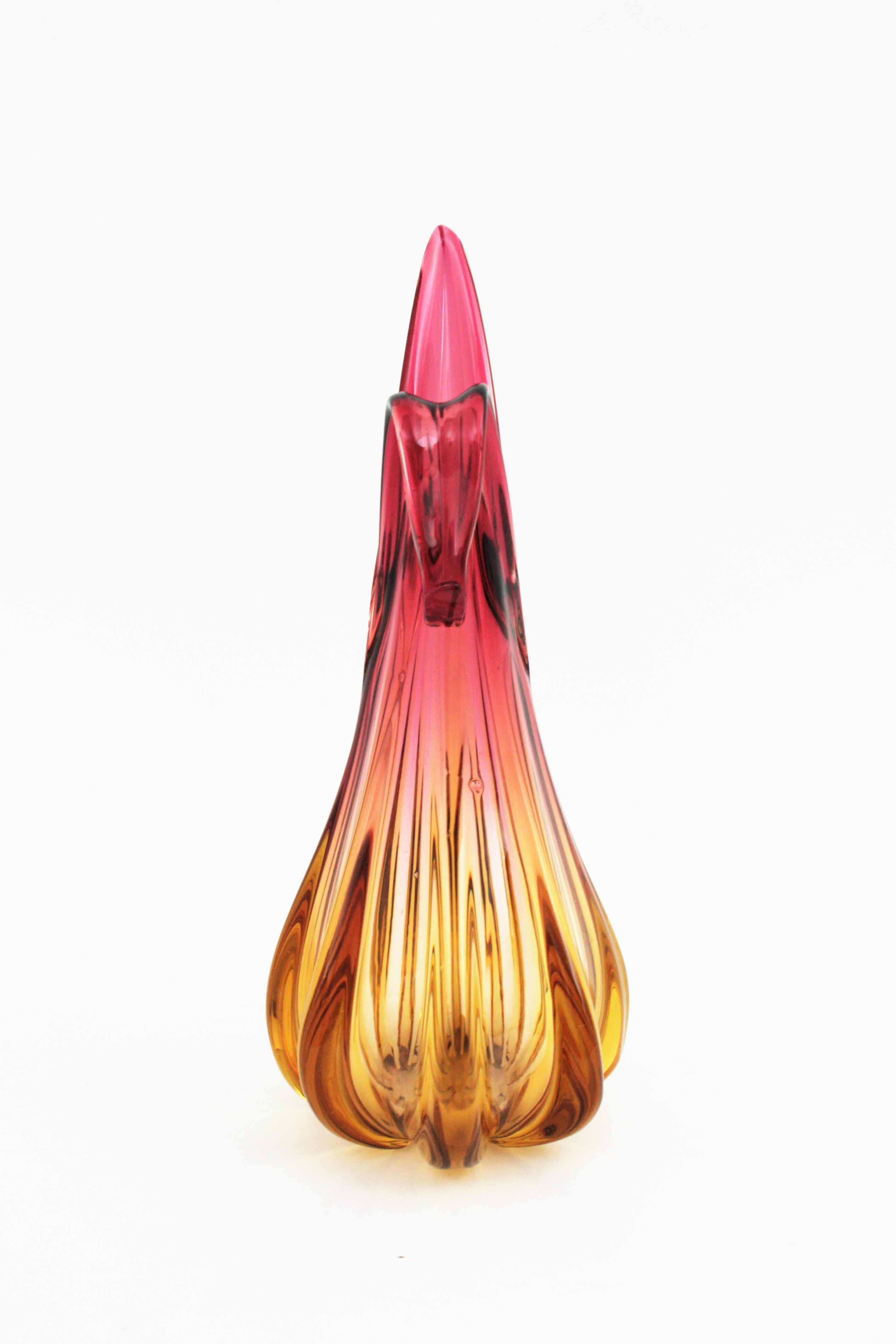 Vase aus geripptem Murano-Kunstglas von Flavio Poli Seguso in Rosa mit Bernstein, 1950er Jahre im Angebot 2