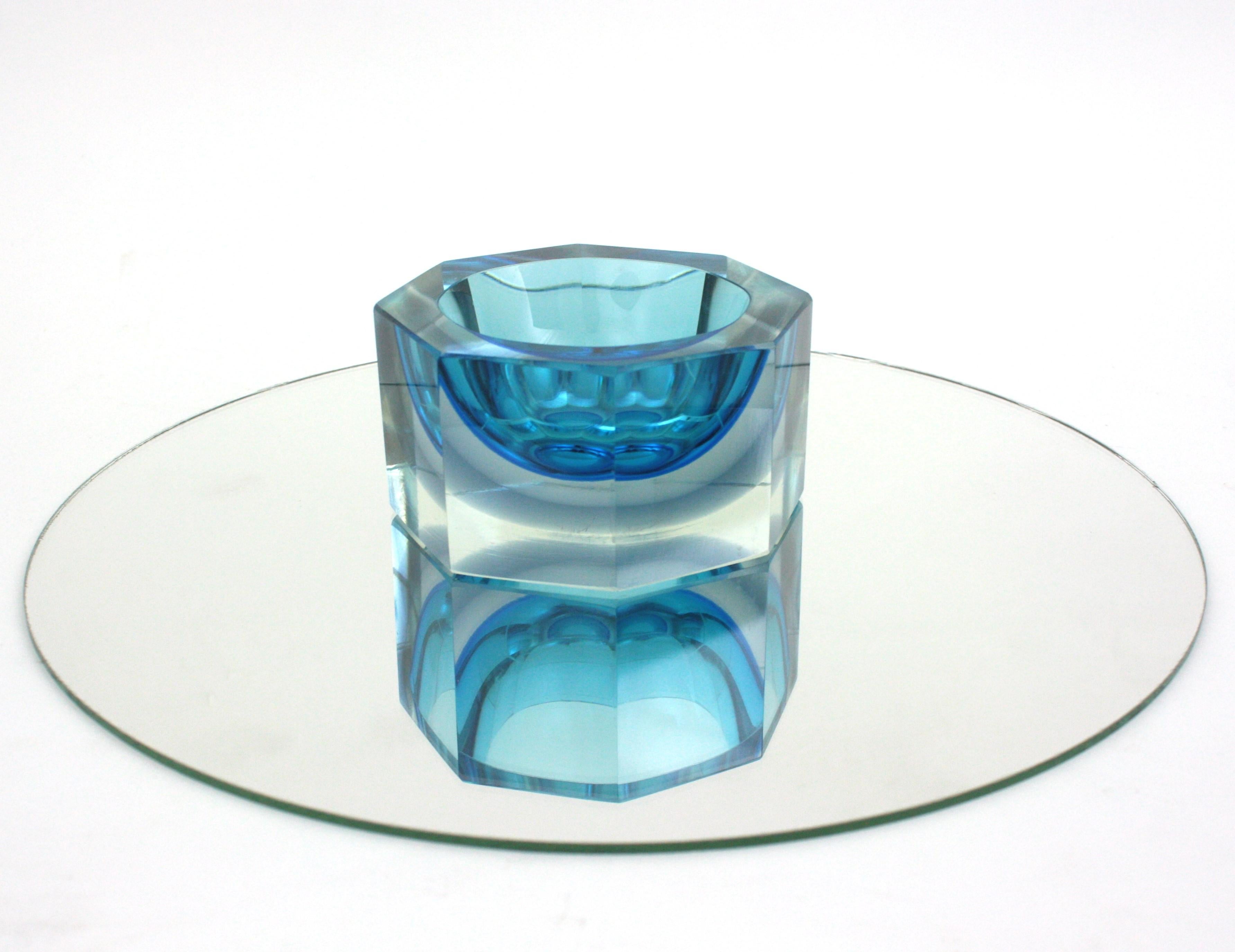 Flavio Poli Seguso Murano Sommerso Blue & Clear Faceted Art Glass Bowl For Sale 5