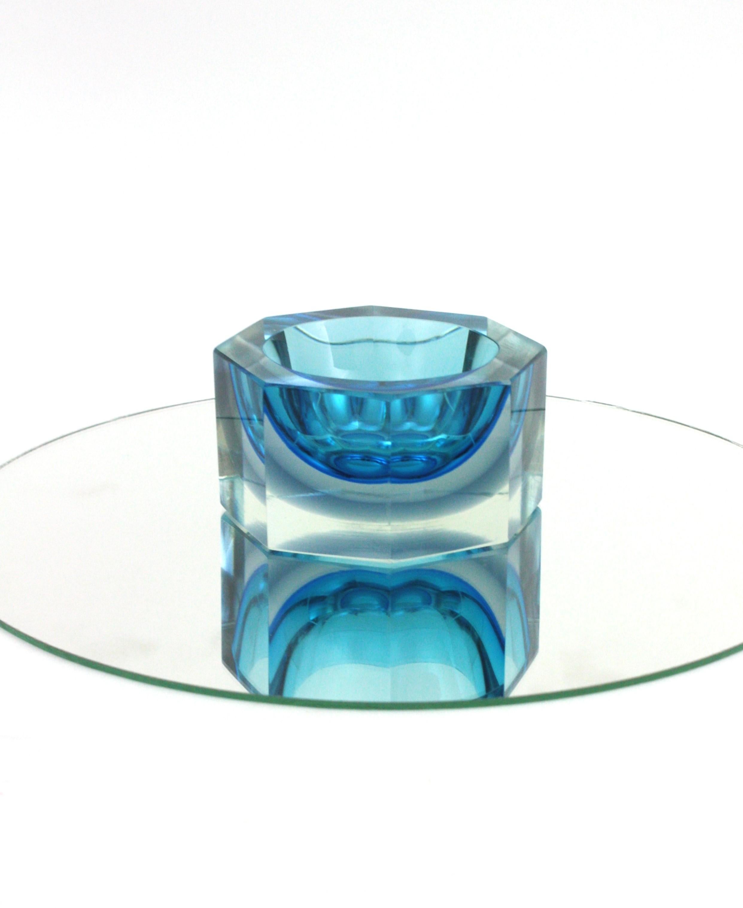 Flavio Poli Seguso Murano Sommerso Blue & Clear Faceted Art Glass Bowl For Sale 8