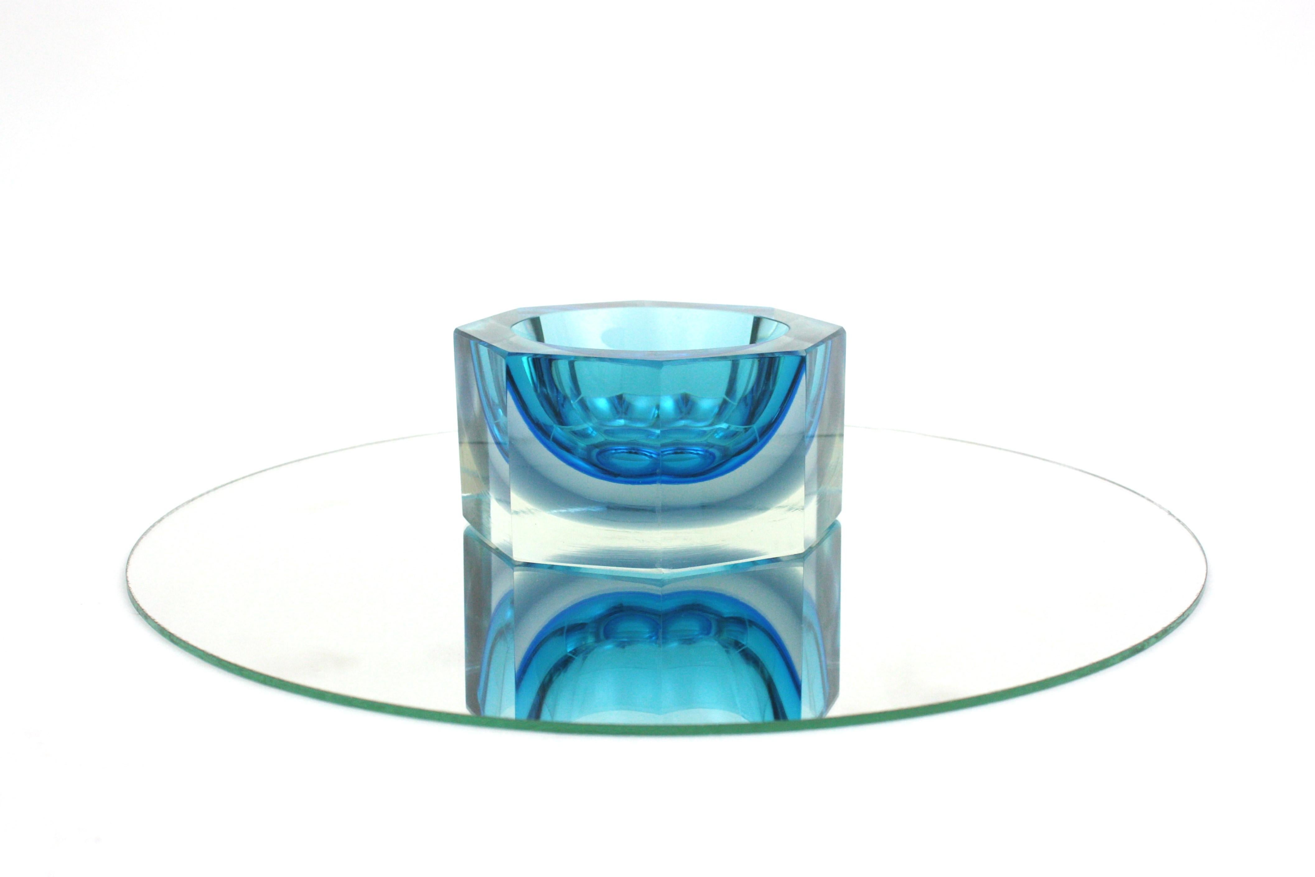 Flavio Poli Seguso Murano Sommerso Blue & Clear Faceted Art Glass Bowl For Sale 9
