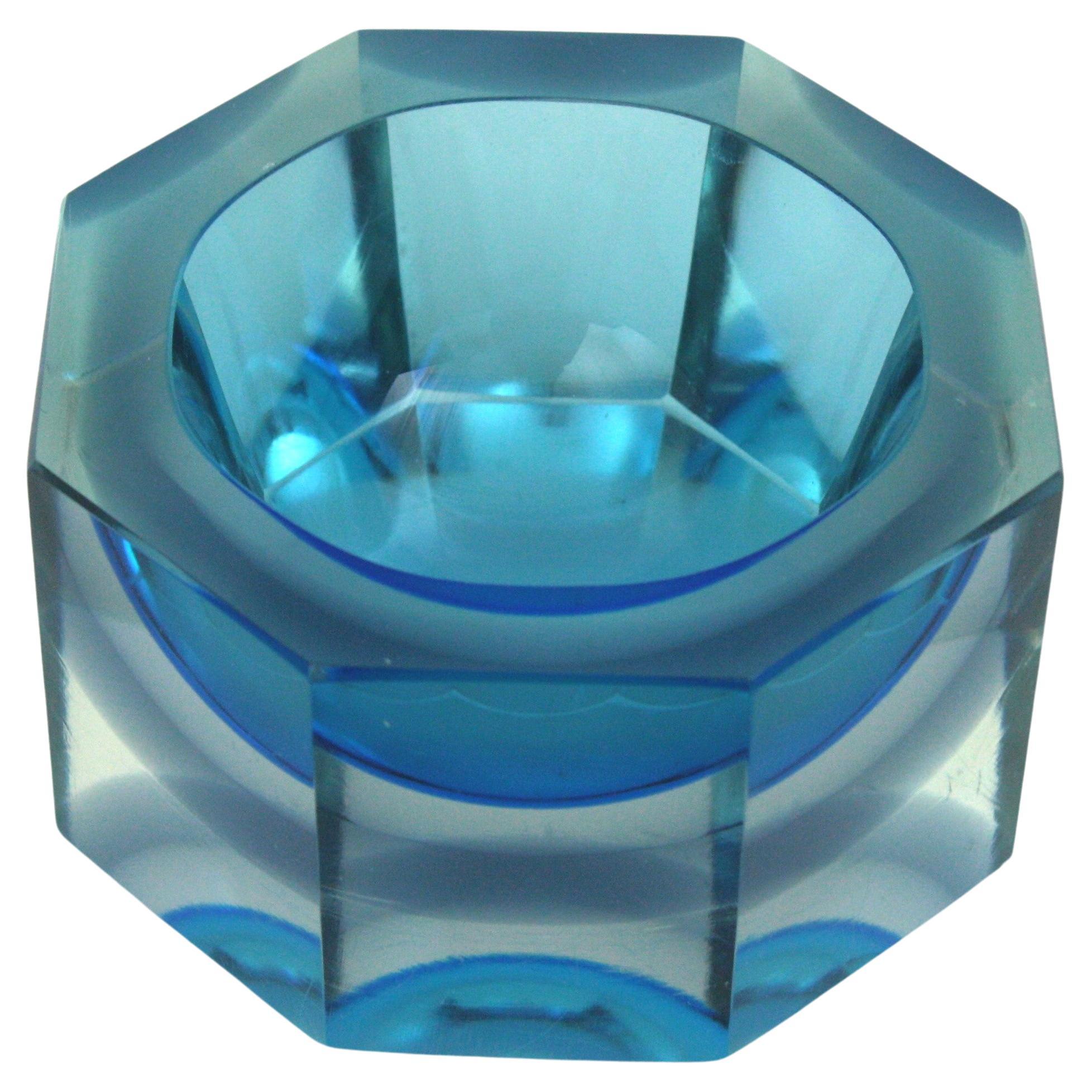 Flavio Poli Seguso Murano Sommerso Blue & Clear Faceted Art Glass Bowl In Good Condition For Sale In Barcelona, ES