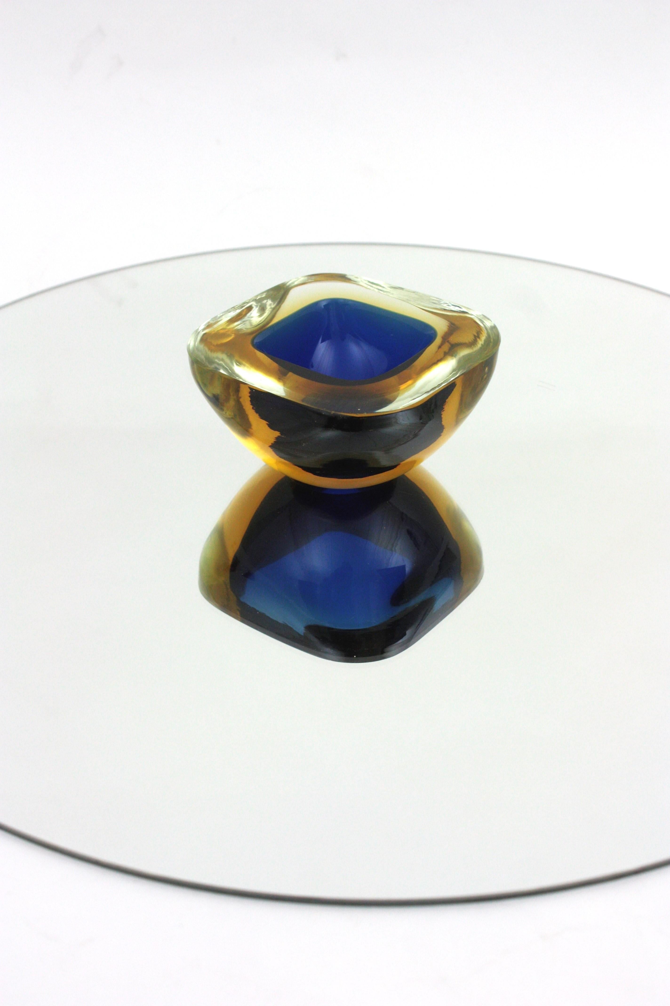Flavio Poli Seguso Murano Sommerso Blue Yellow Art Glass Geode Bowl In Good Condition For Sale In Barcelona, ES