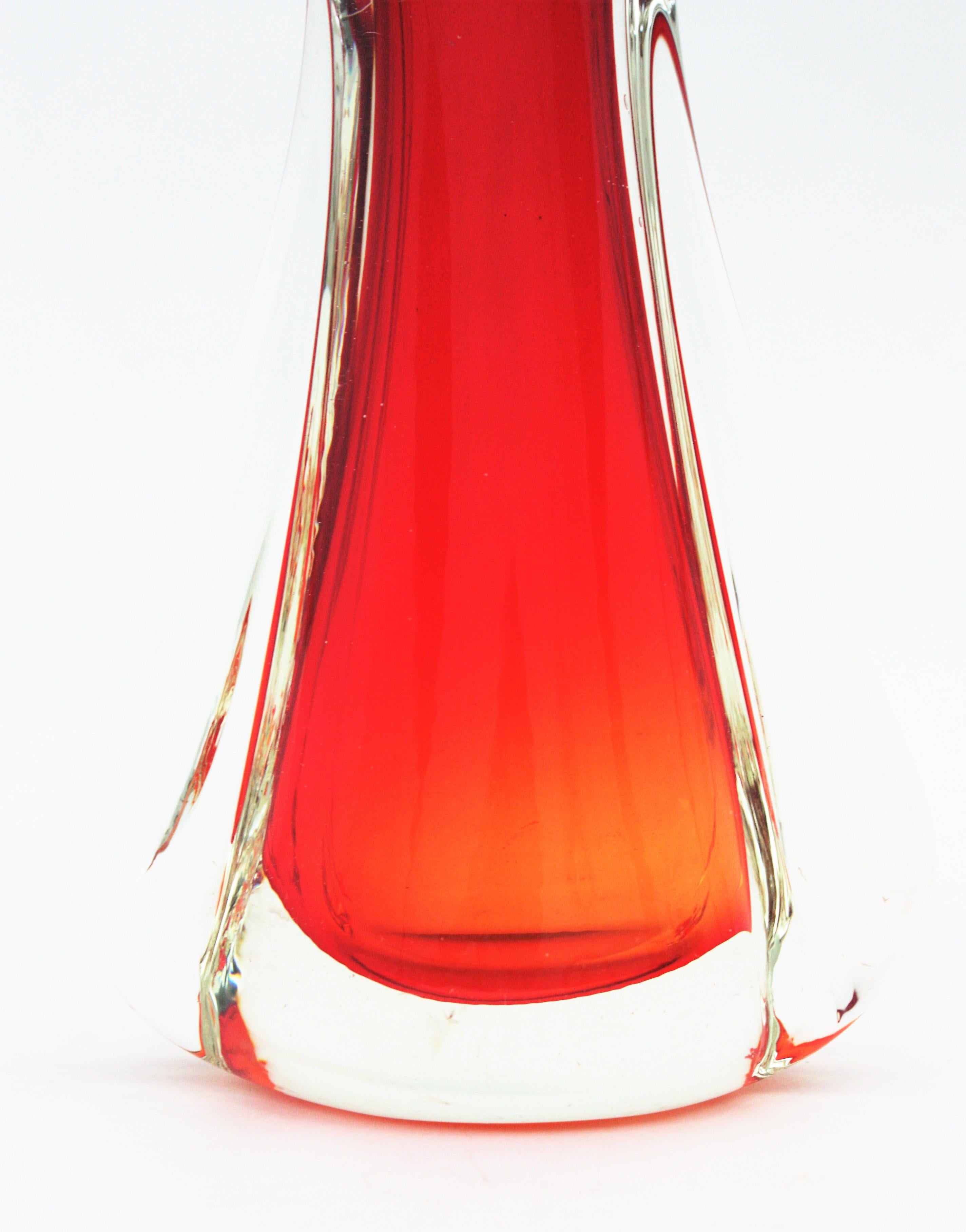 Flavio Poli Seguso Red Orange Sommerso Murano Art Glass Vase en vente 1