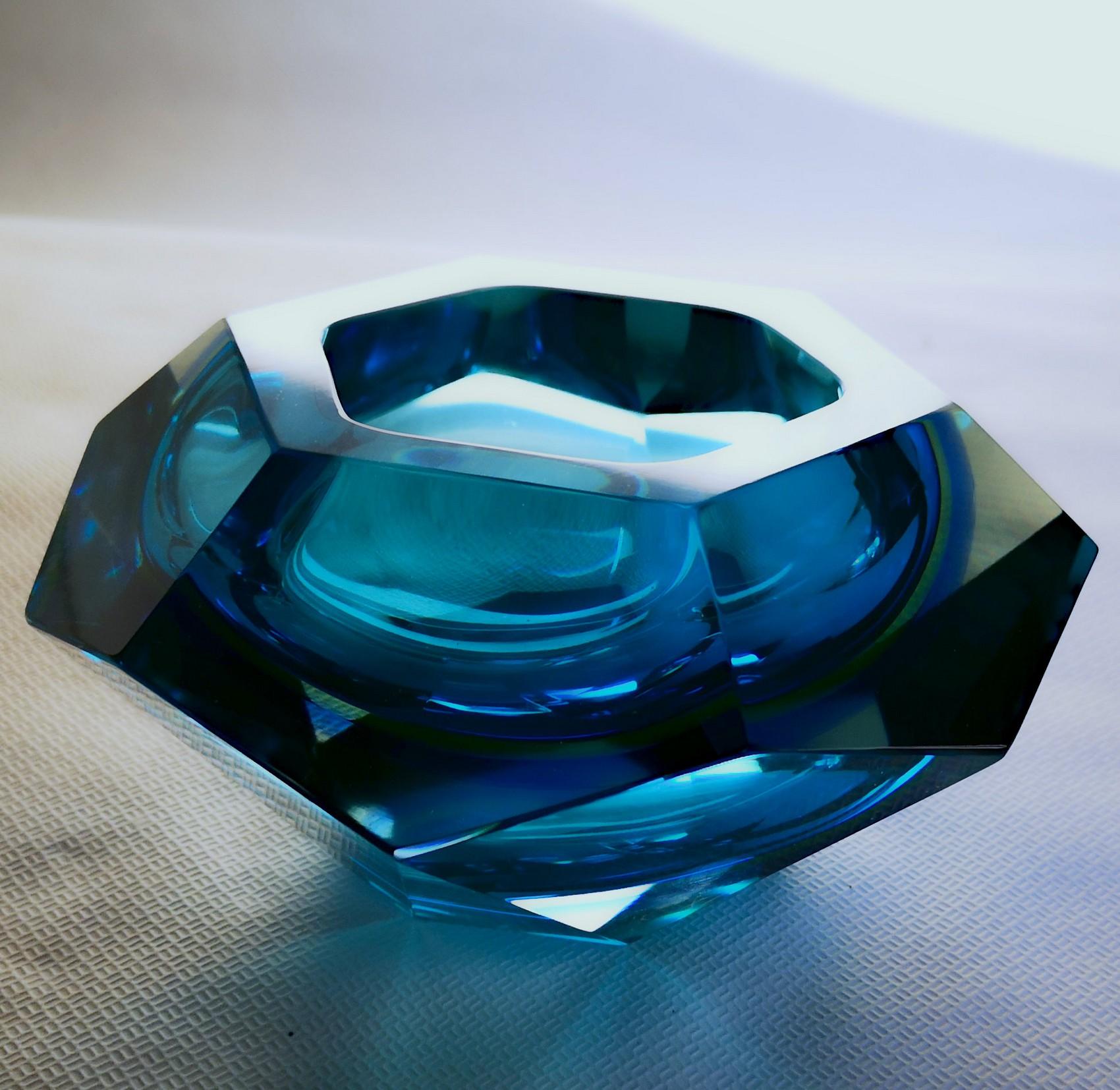 Flavio Poli Seguso VA Sommerso Faceted Bowl Clear Cobalt Uranium Yellow, 1960s For Sale 1