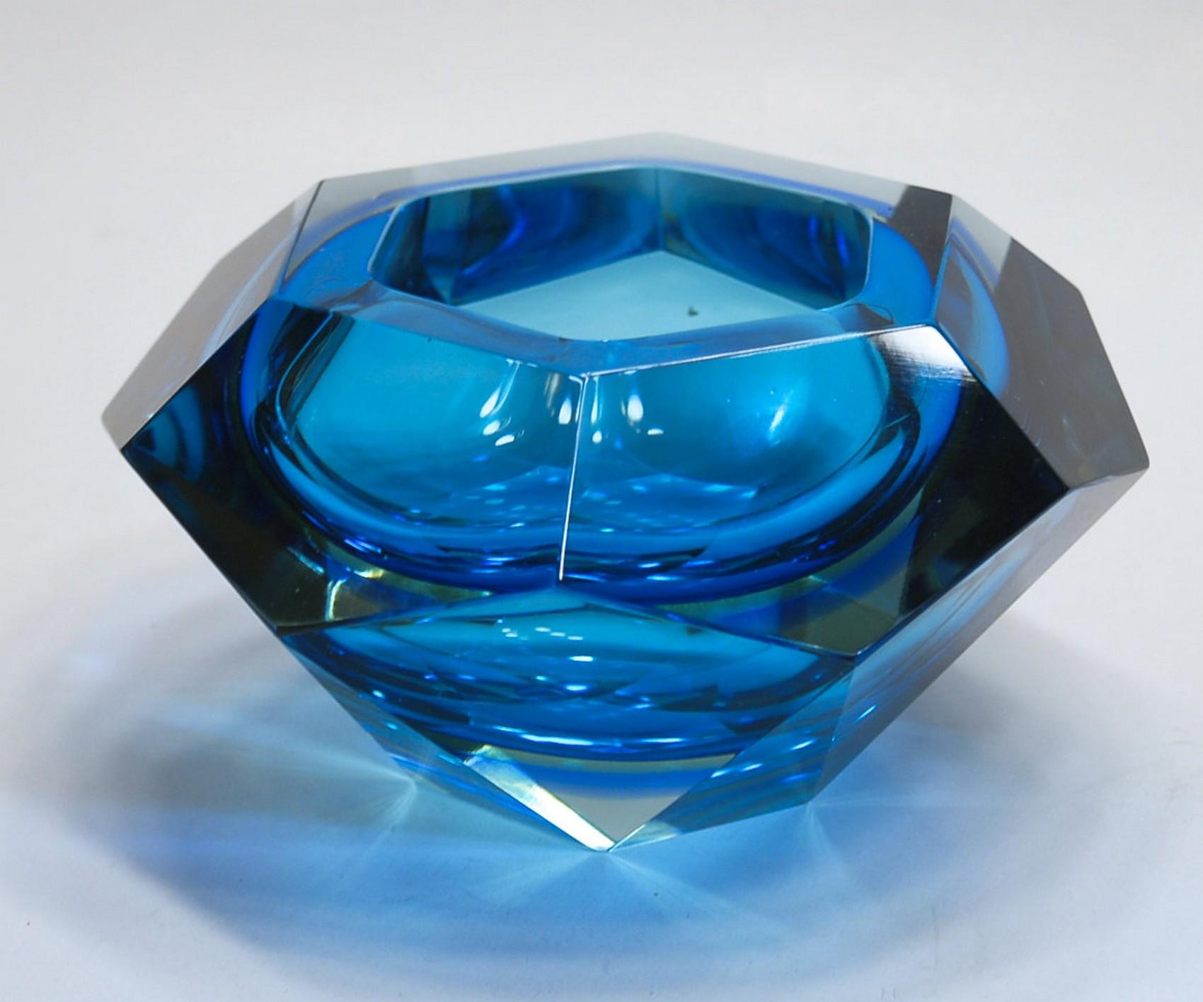 Mid-Century Modern Flavio Poli Seguso VA Sommerso Faceted Bowl Clear Cobalt Uranium Yellow, 1960s For Sale
