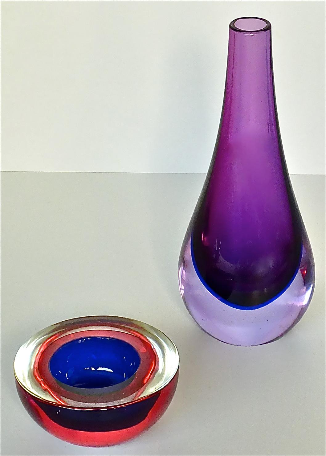 Wunderschöne Vase aus Kunstglas und eine dazu passende Schale, entworfen von Flavio Poli für Seguso Vetri d'Arte um 1950 in Murano, Italien. Die in Sommerso