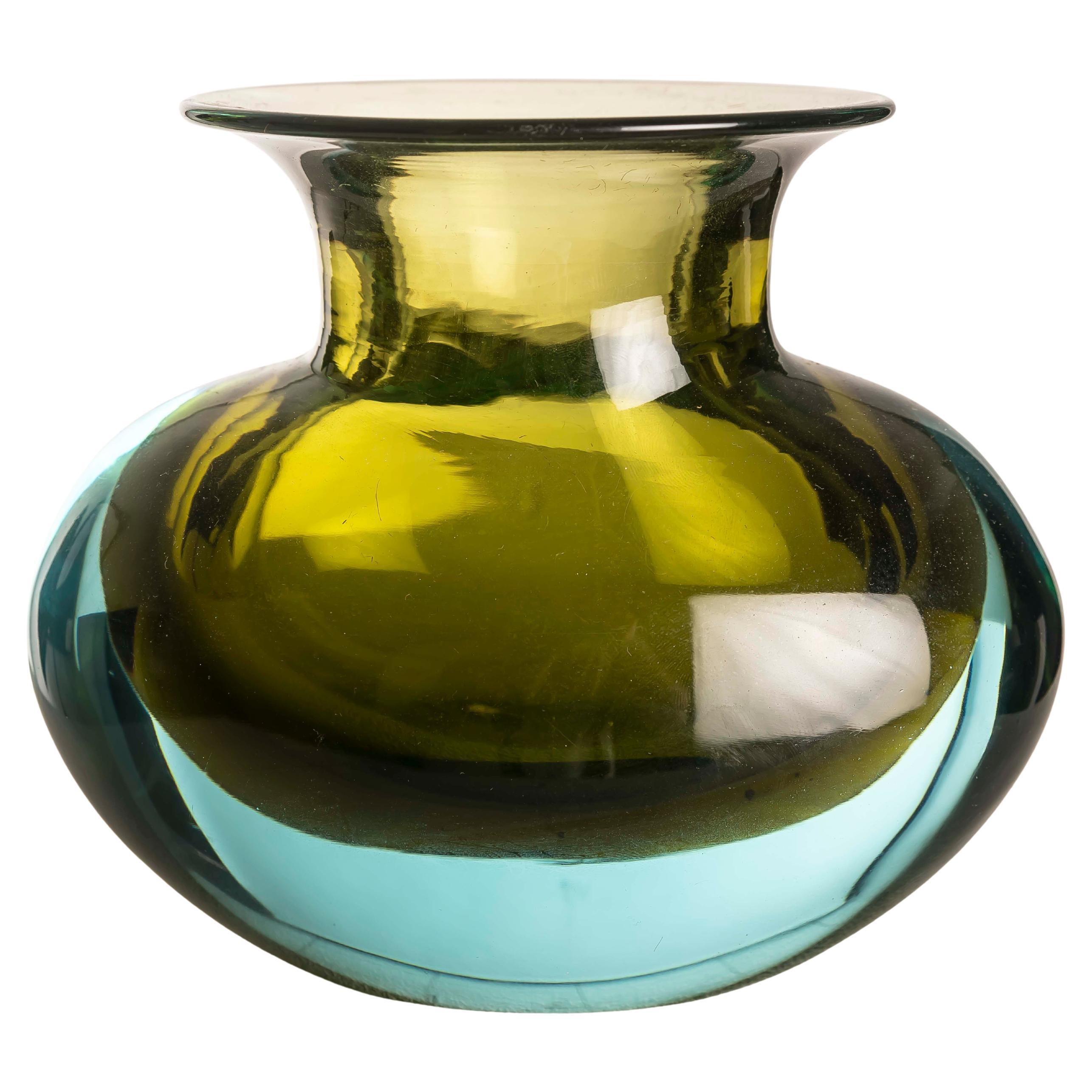 Flavio Poli Seguso Vetri d’Arte, Bean-Shaped Submerged Glass Vase, Murano 1950s For Sale