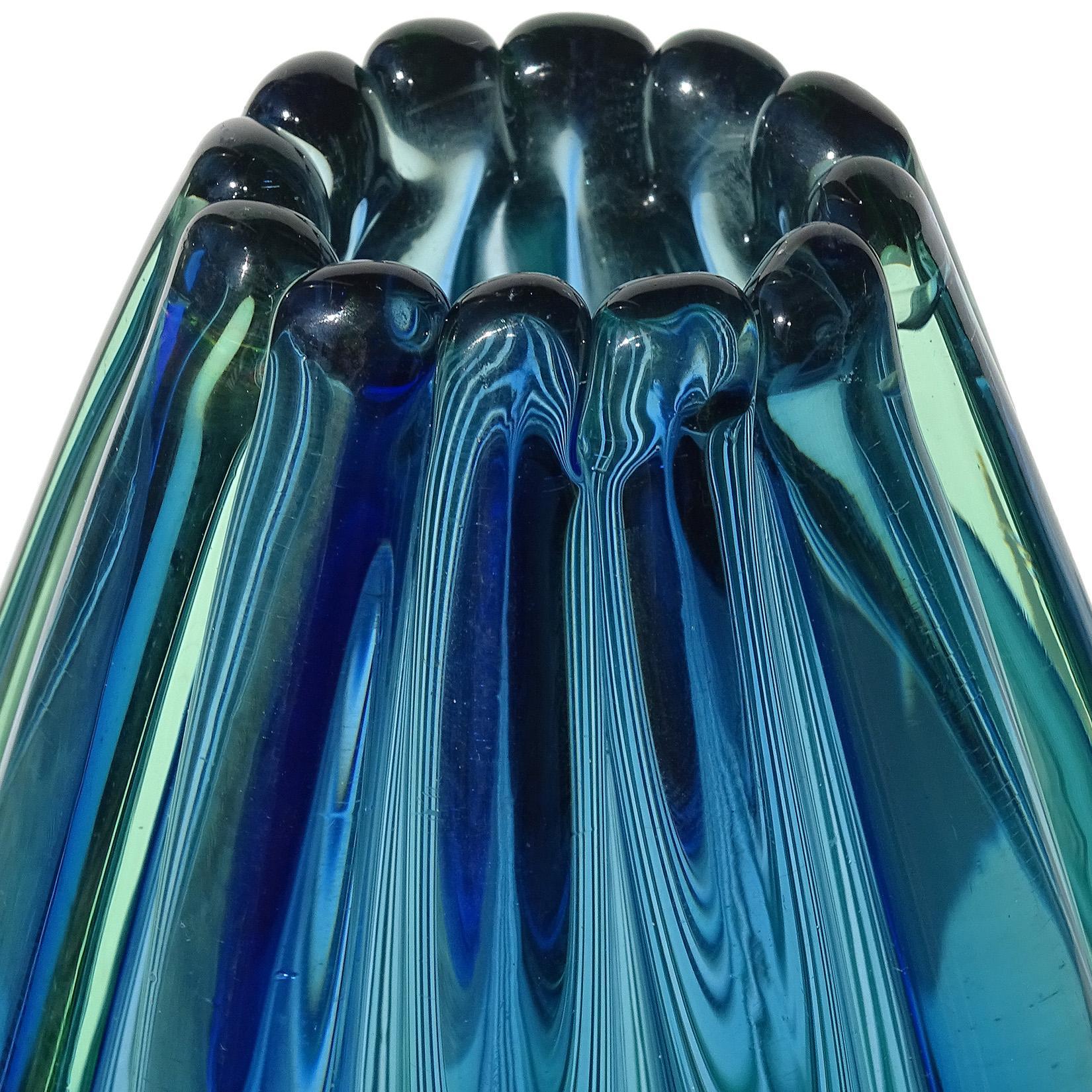 Italiano Flavio Poli Seguso Vetri d'Arte Murano Sommerso Blue Italian Art Glass Vase