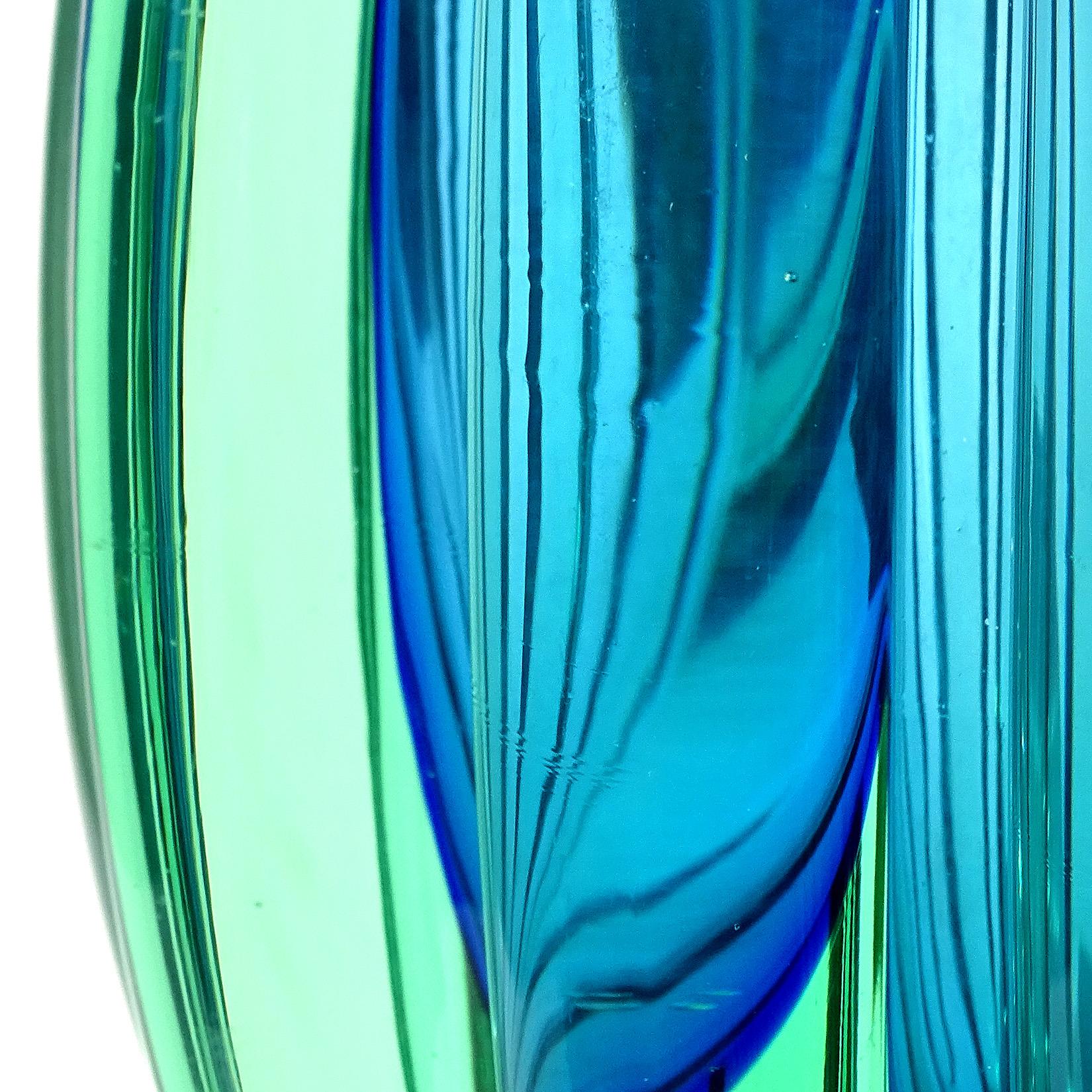 Flavio Poli Seguso Vetri d'Arte Murano Sommerso Blue Italian Art Glass Vase In condizioni discrete a Kissimmee, FL