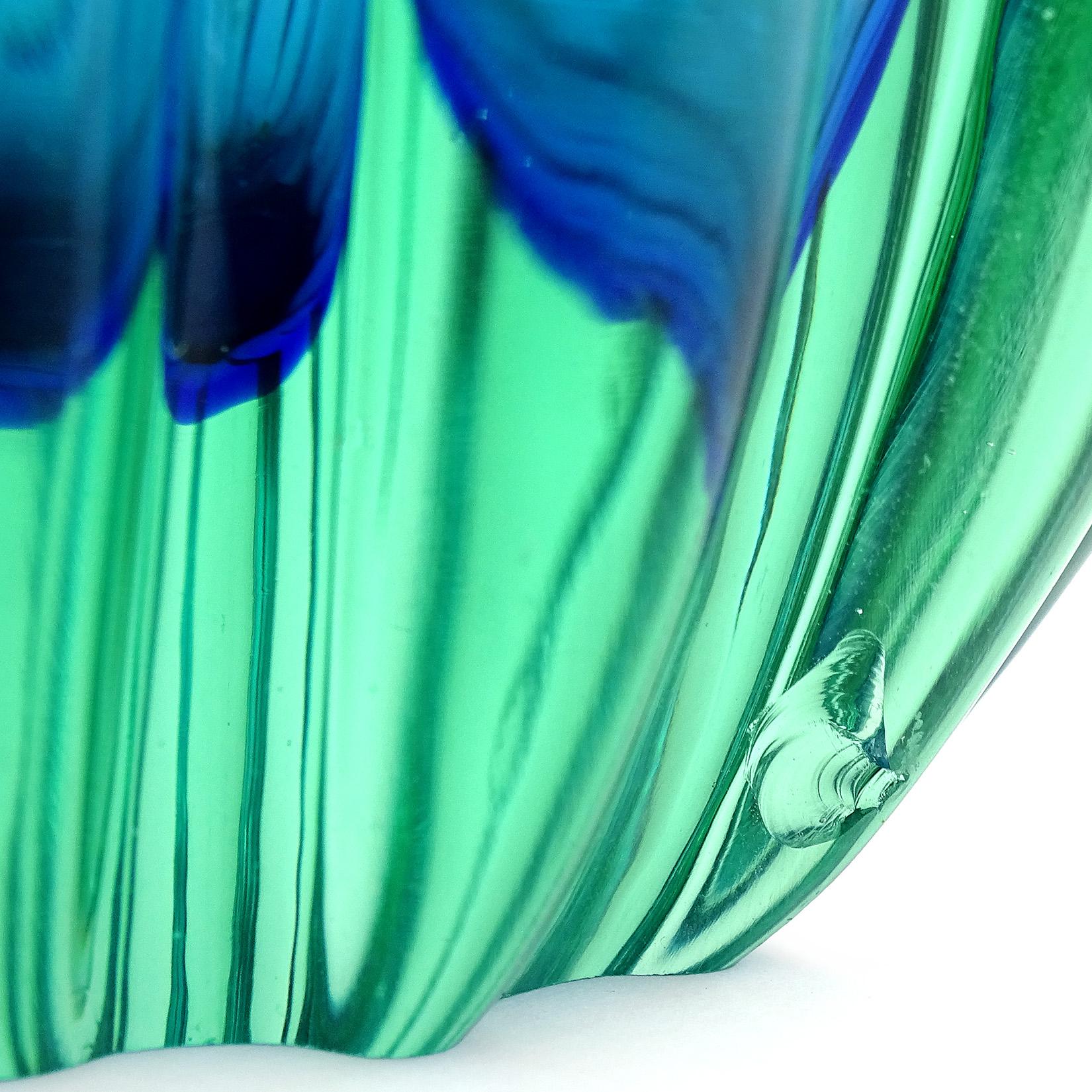 Metà XX secolo Flavio Poli Seguso Vetri d'Arte Murano Sommerso Blue Italian Art Glass Vase