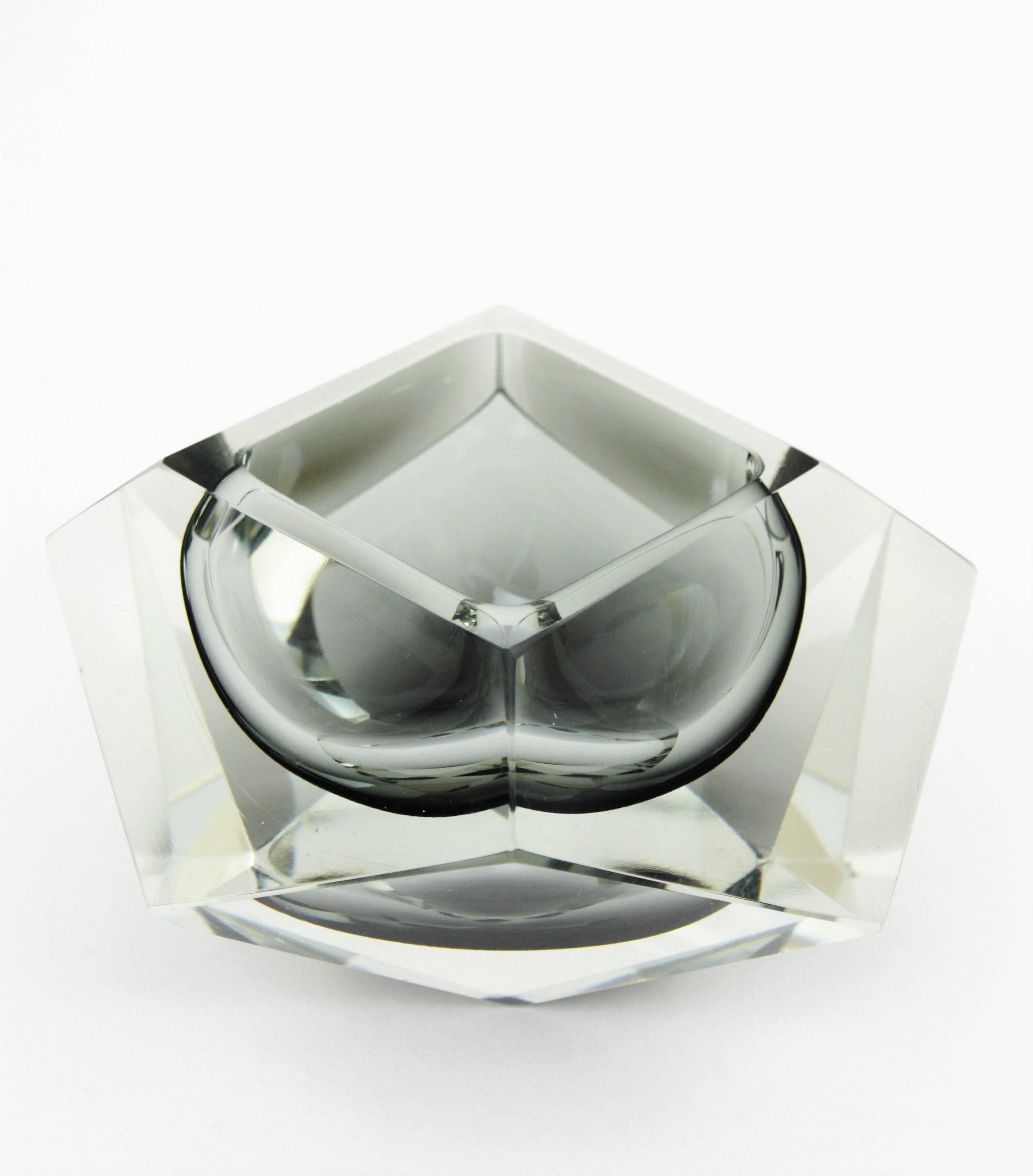 Mid-Century Modern Flavio Poli Smoked Grey and Clear Faceted Sommerso Murano Glass Giant Bowl